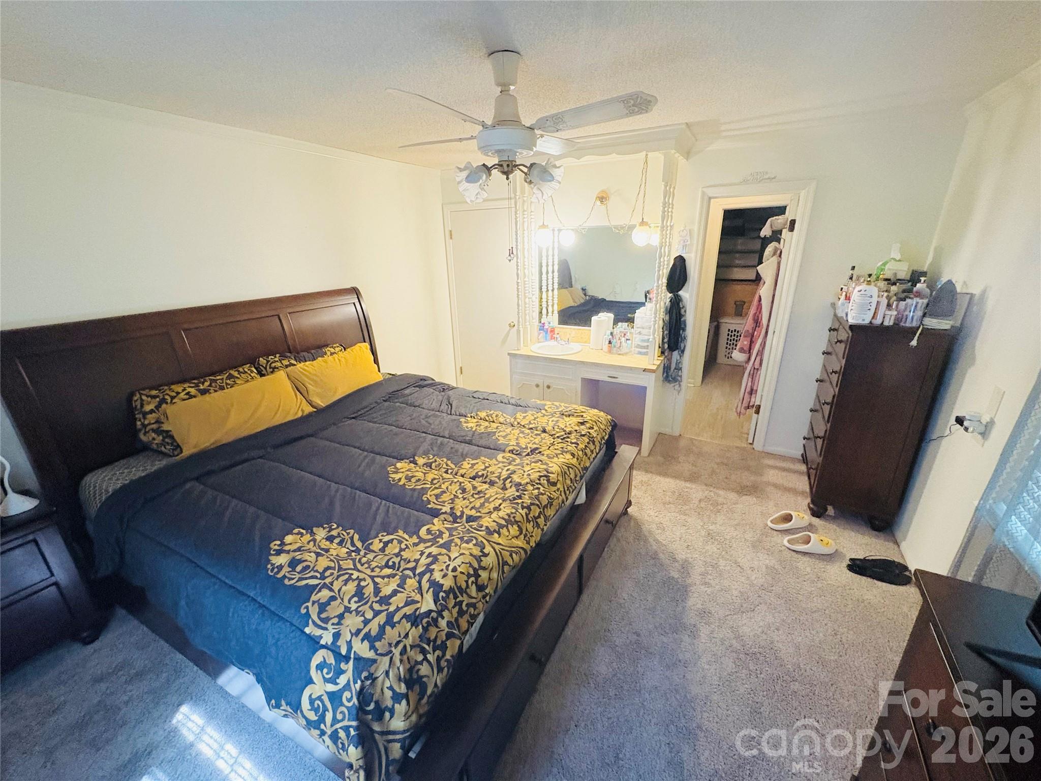 1481 Grace Avenue Property Photo 13