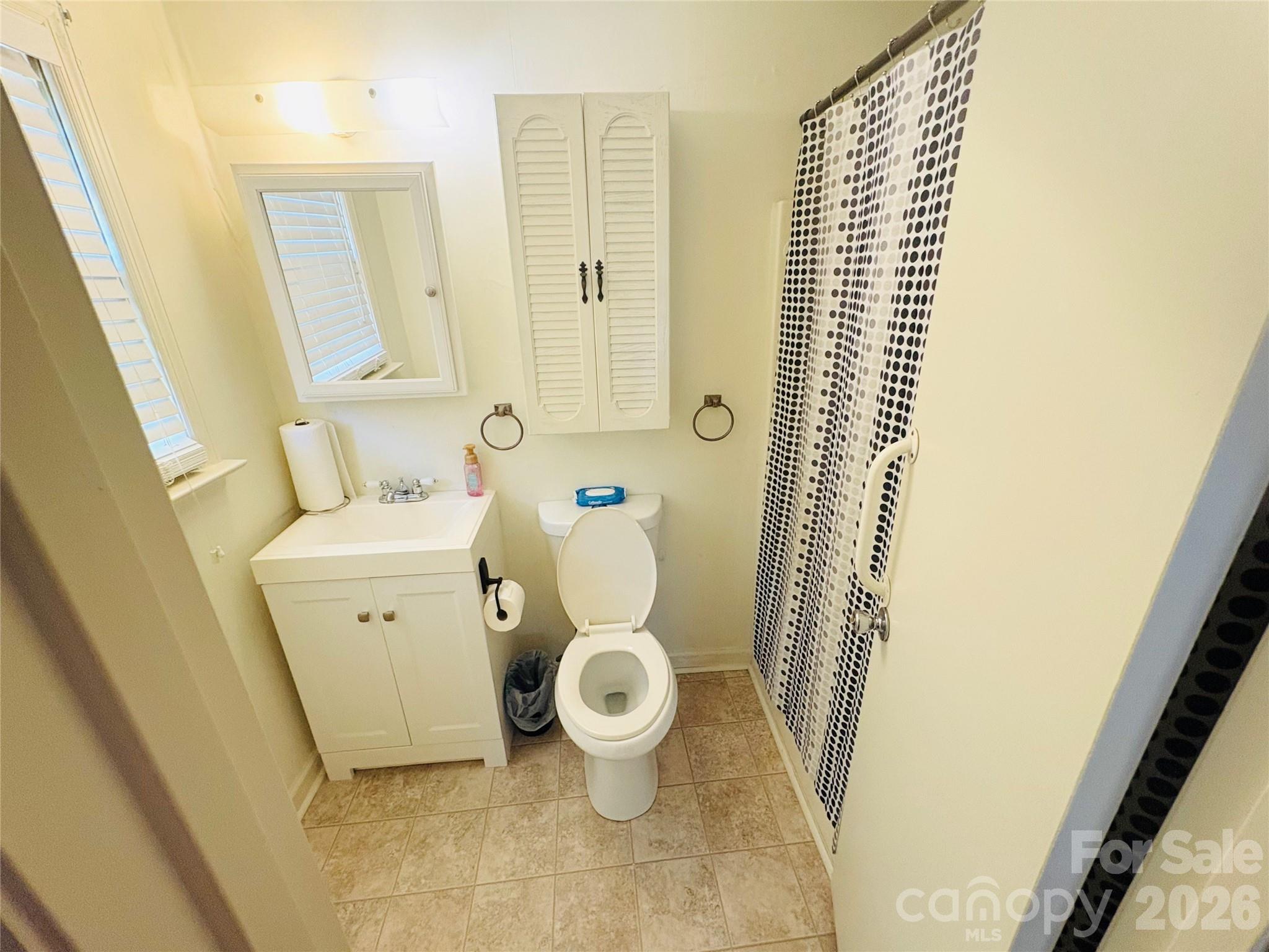 1481 Grace Avenue Property Photo 18