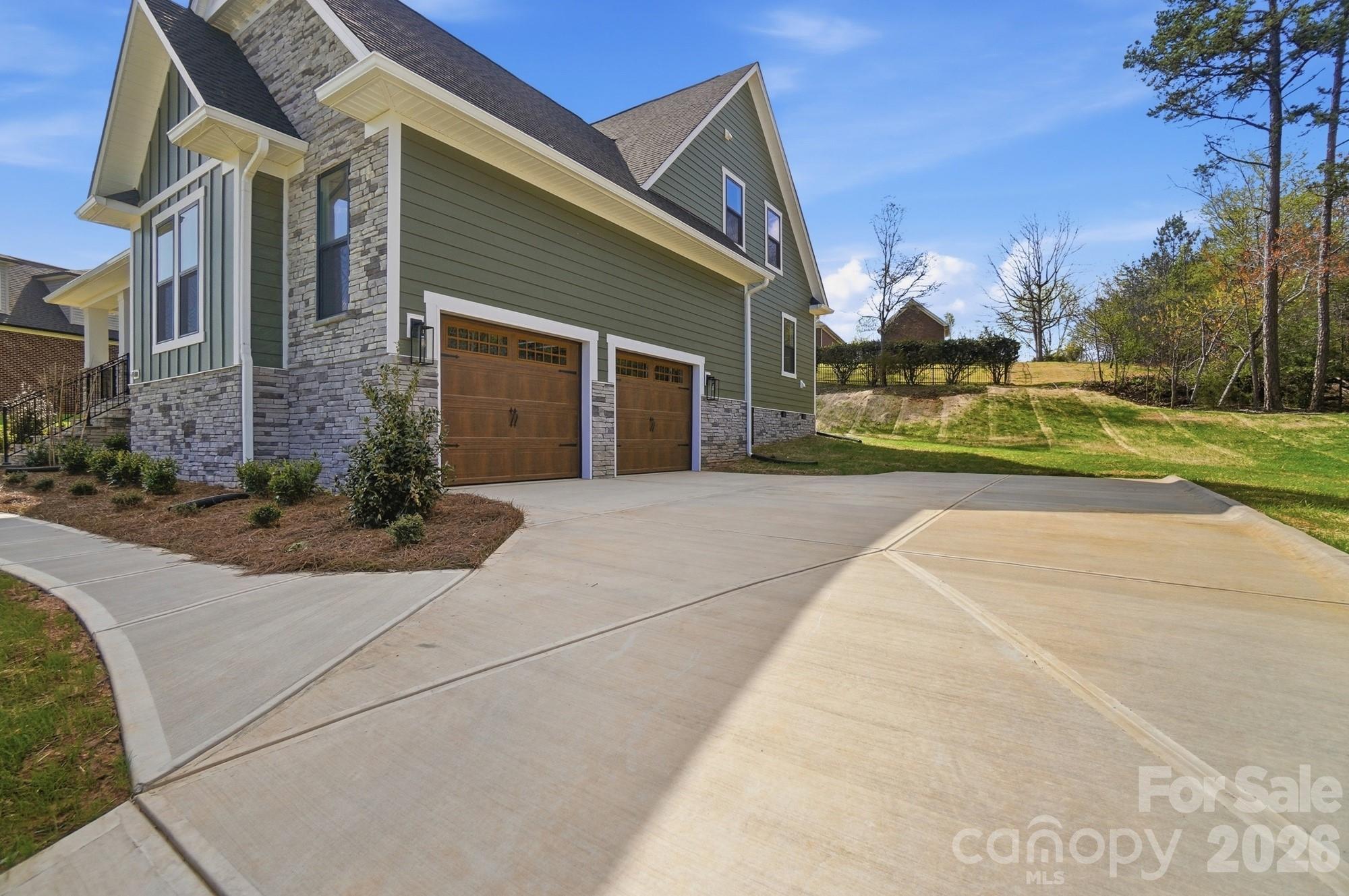 208 Cross Creek Drive Property Photo 6