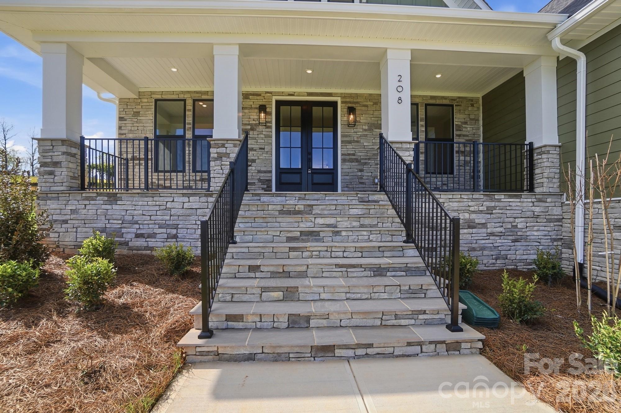208 Cross Creek Drive Property Photo 7
