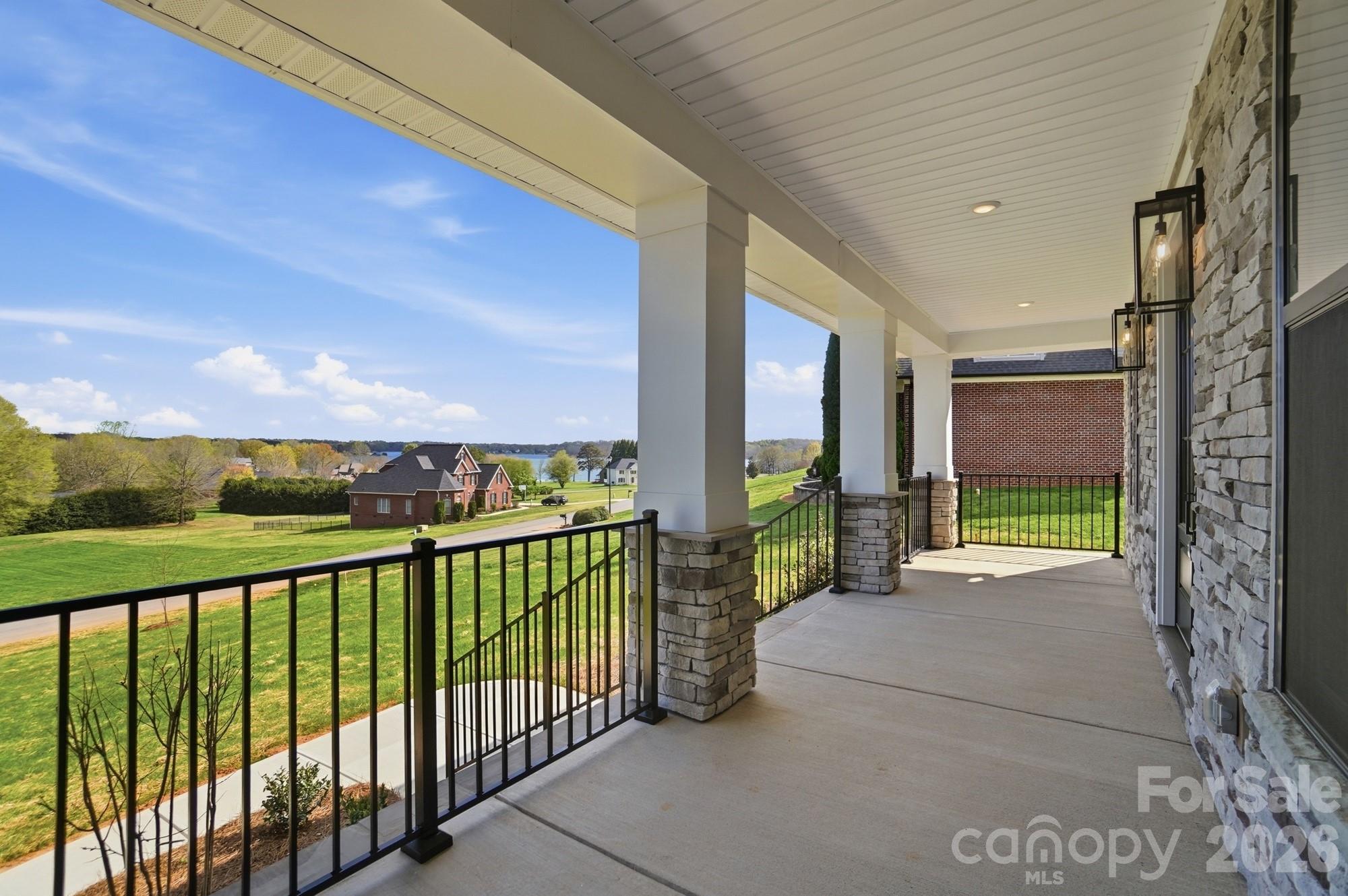 208 Cross Creek Drive Property Photo 8
