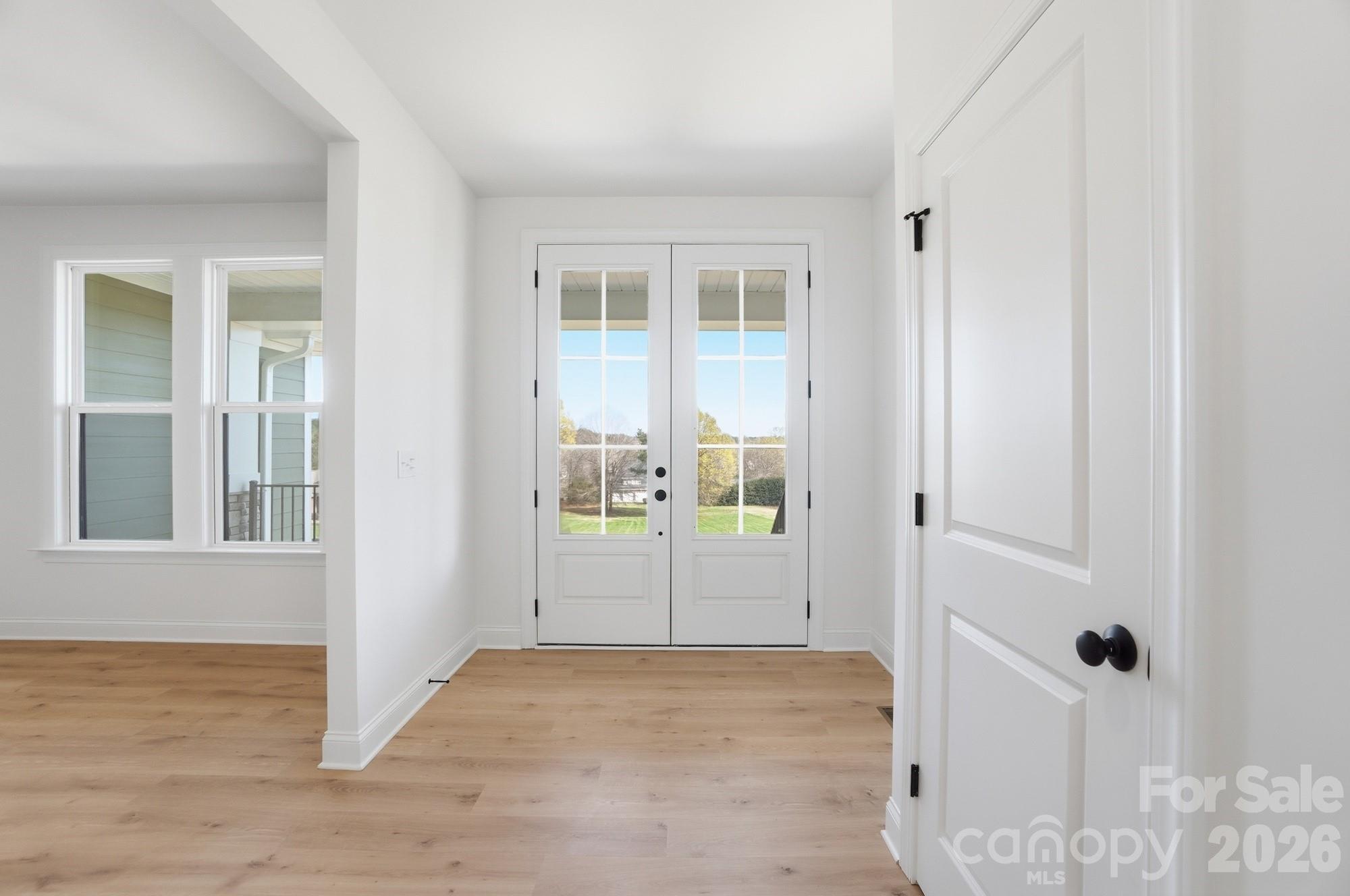 208 Cross Creek Drive Property Photo 10
