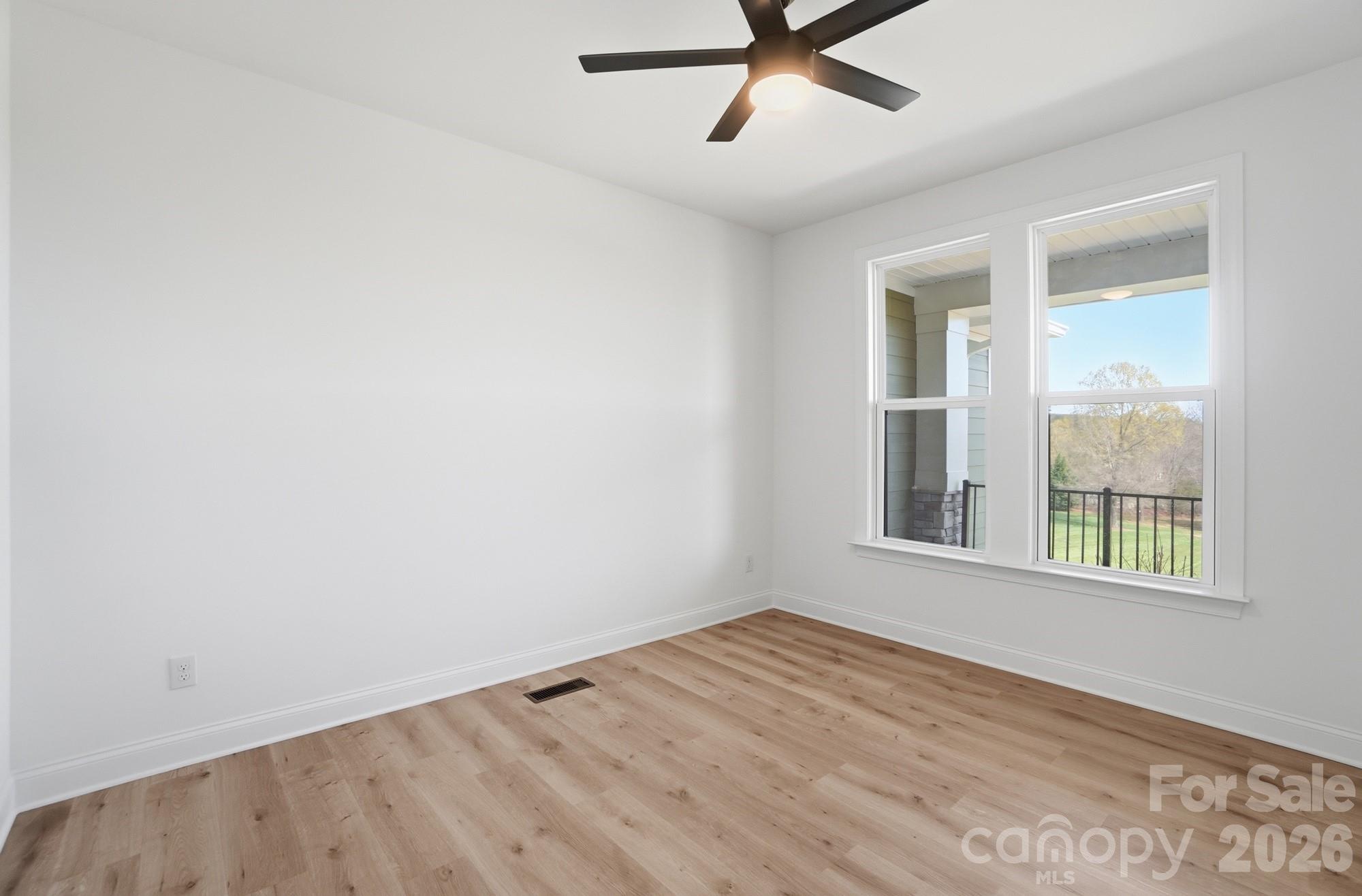 208 Cross Creek Drive Property Photo 11