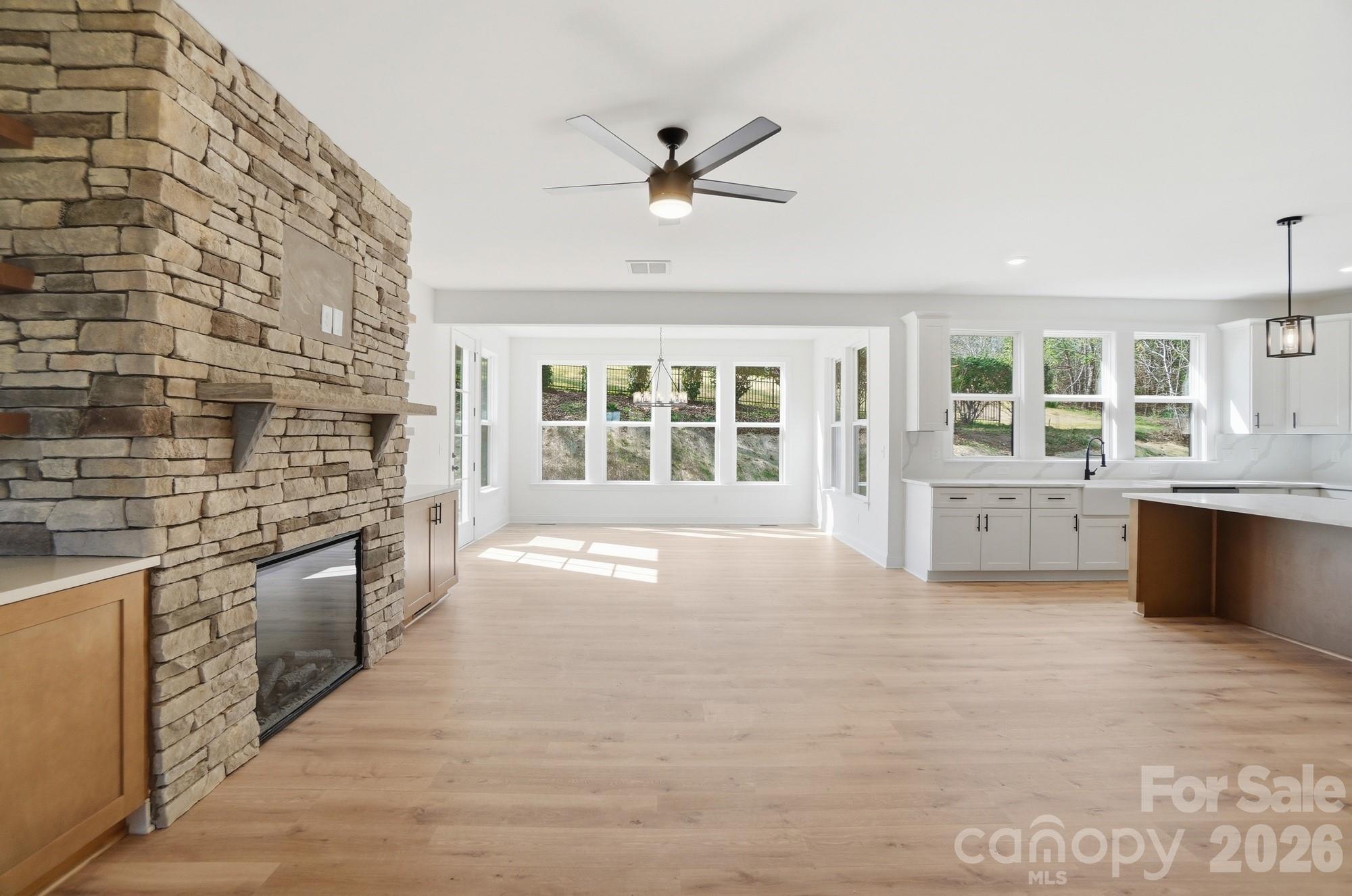 208 Cross Creek Drive Property Photo 16