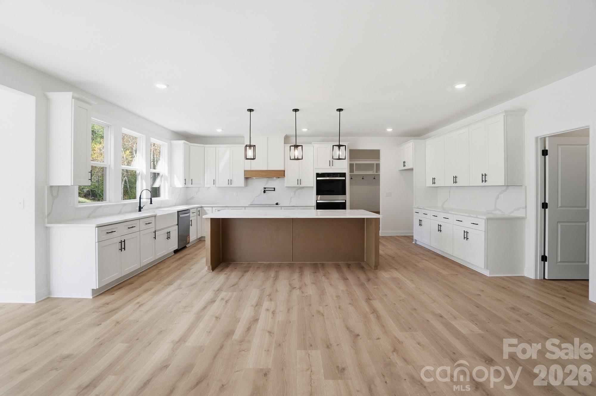 208 Cross Creek Drive Property Photo 18
