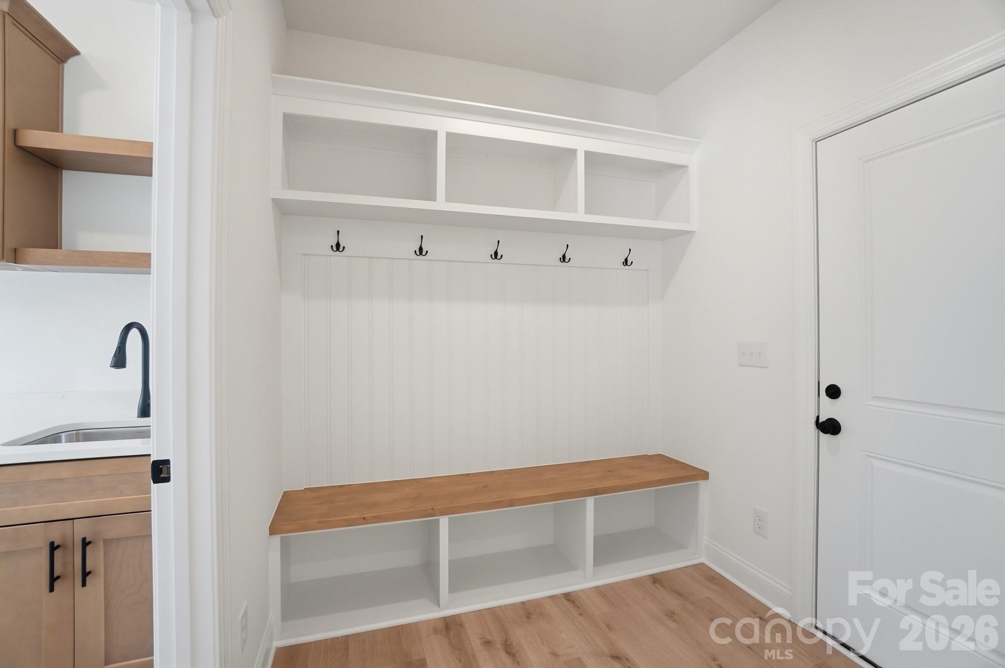 208 Cross Creek Drive Property Photo 29