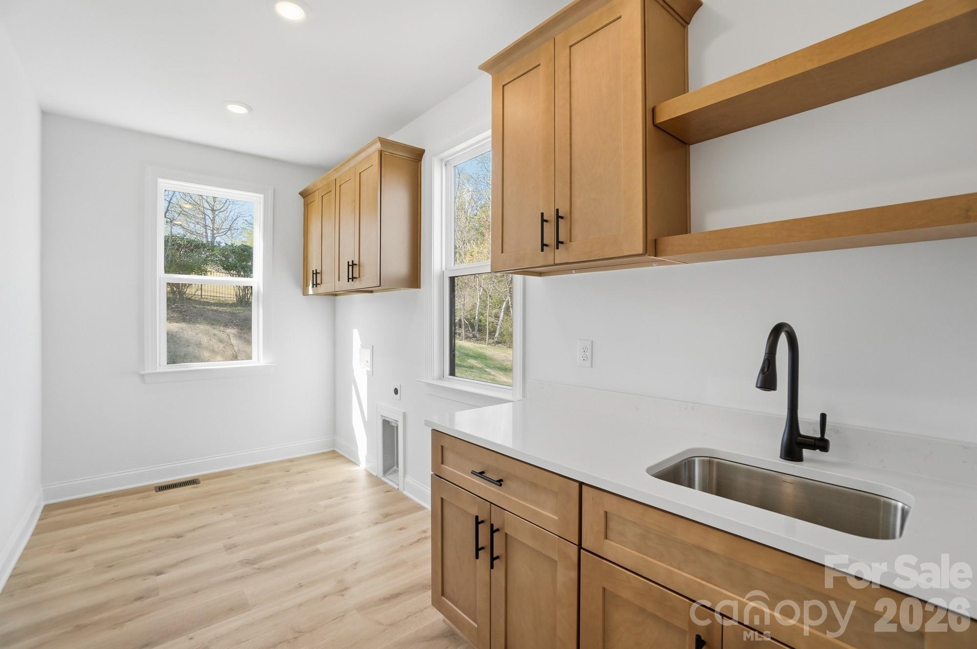 208 Cross Creek Drive Property Photo 30