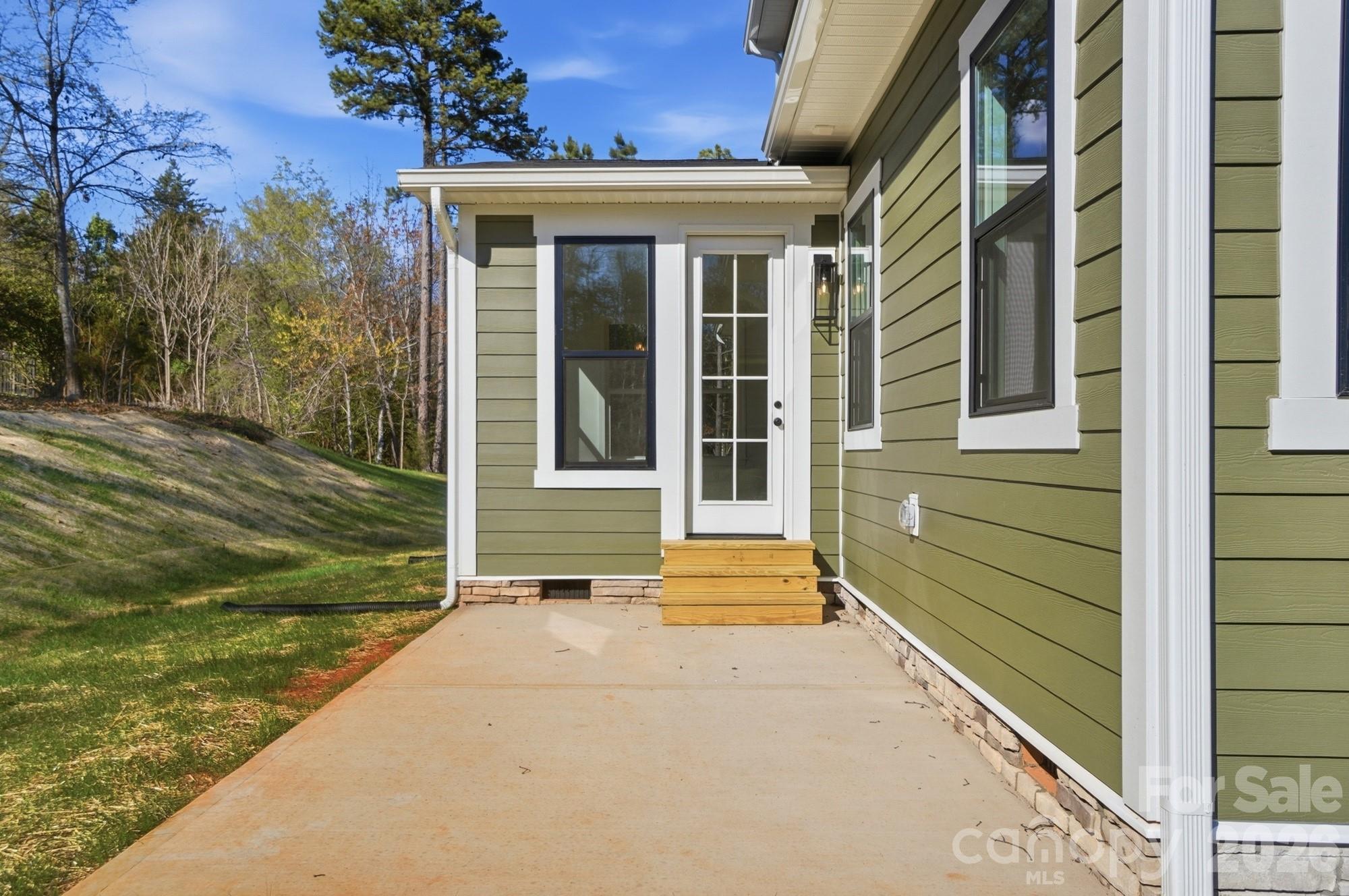 208 Cross Creek Drive Property Photo 31