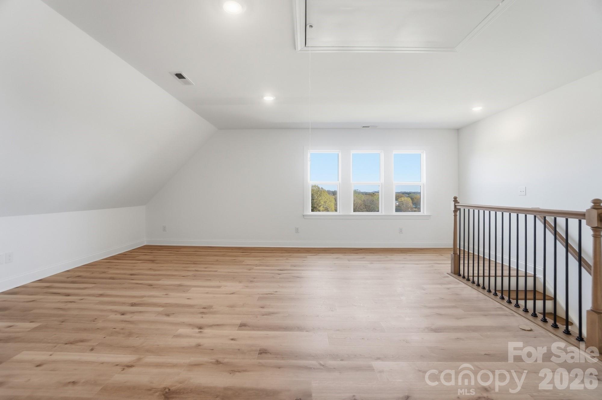 208 Cross Creek Drive Property Photo 34