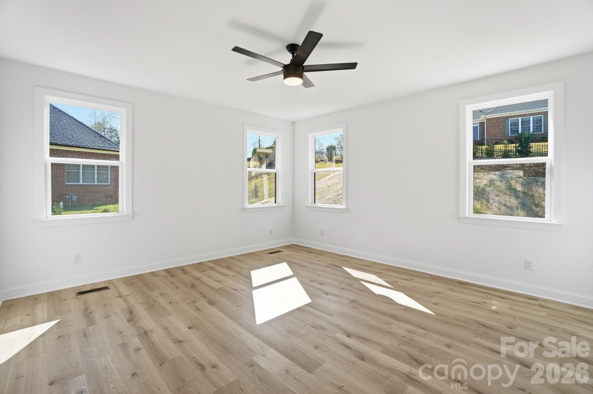 208 Cross Creek Drive Property Photo 43