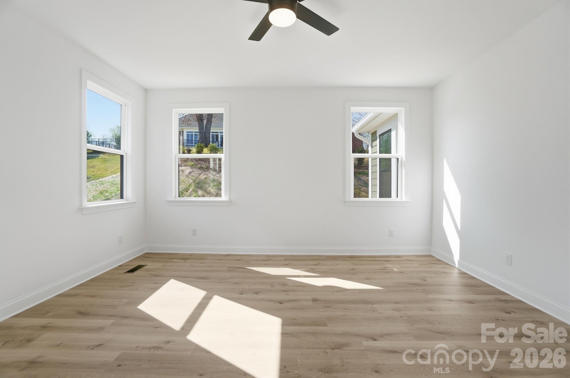 208 Cross Creek Drive Property Photo 44