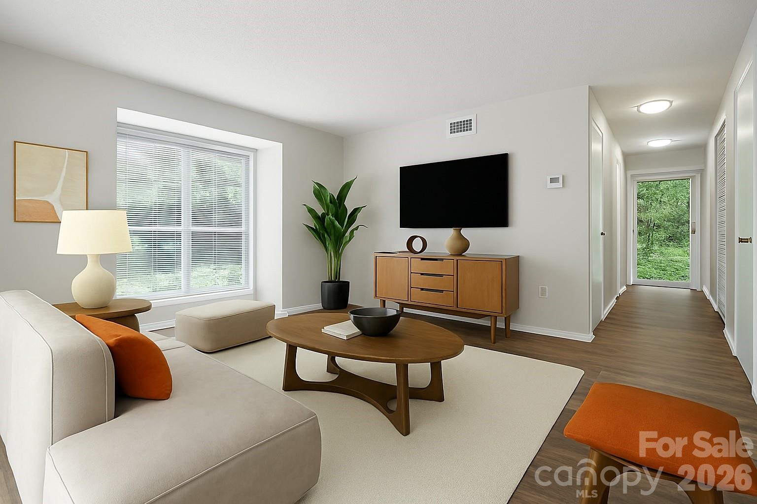 1101 Surry Lane Property Photo 4