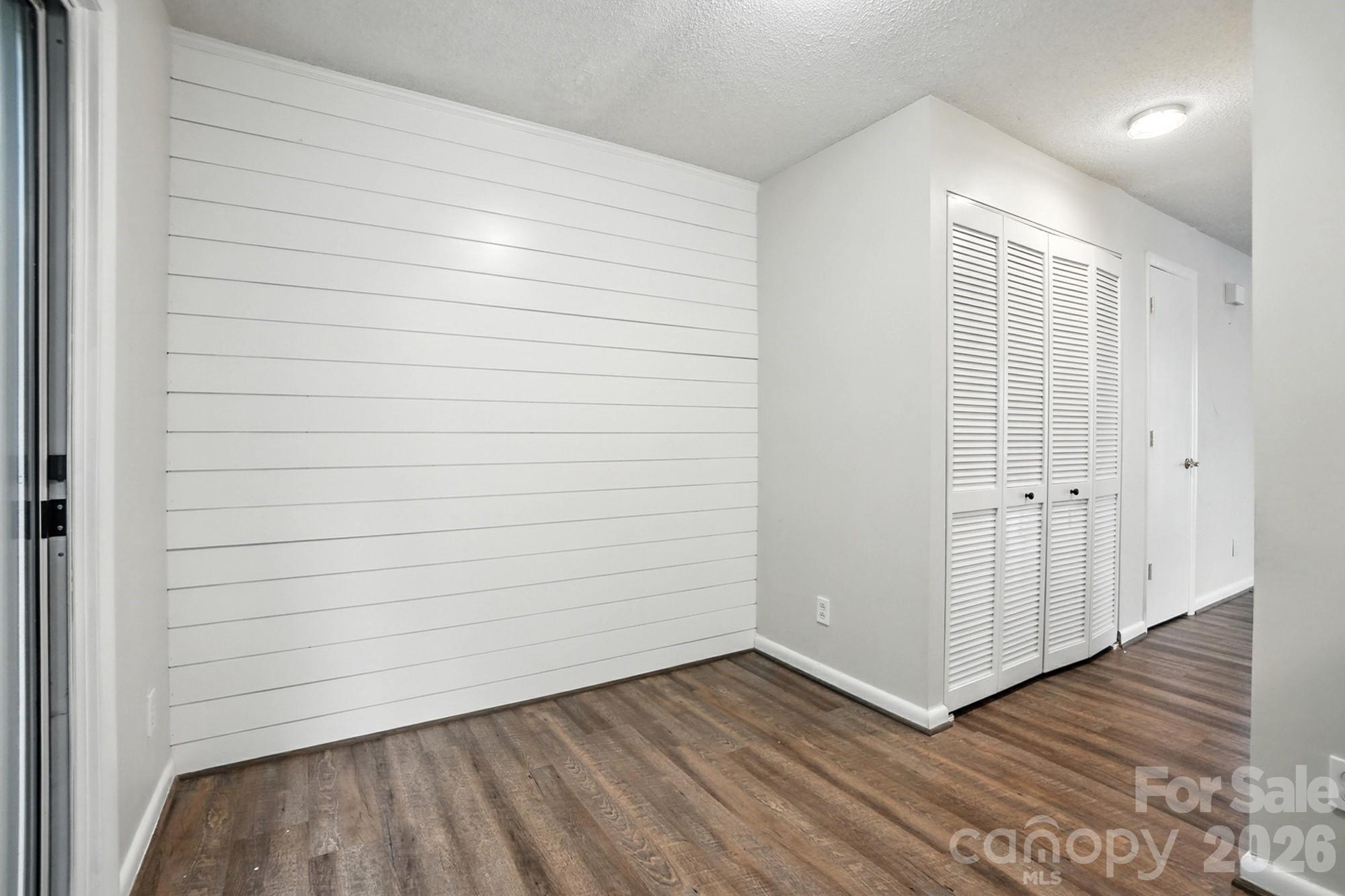 1101 Surry Lane Property Photo 17