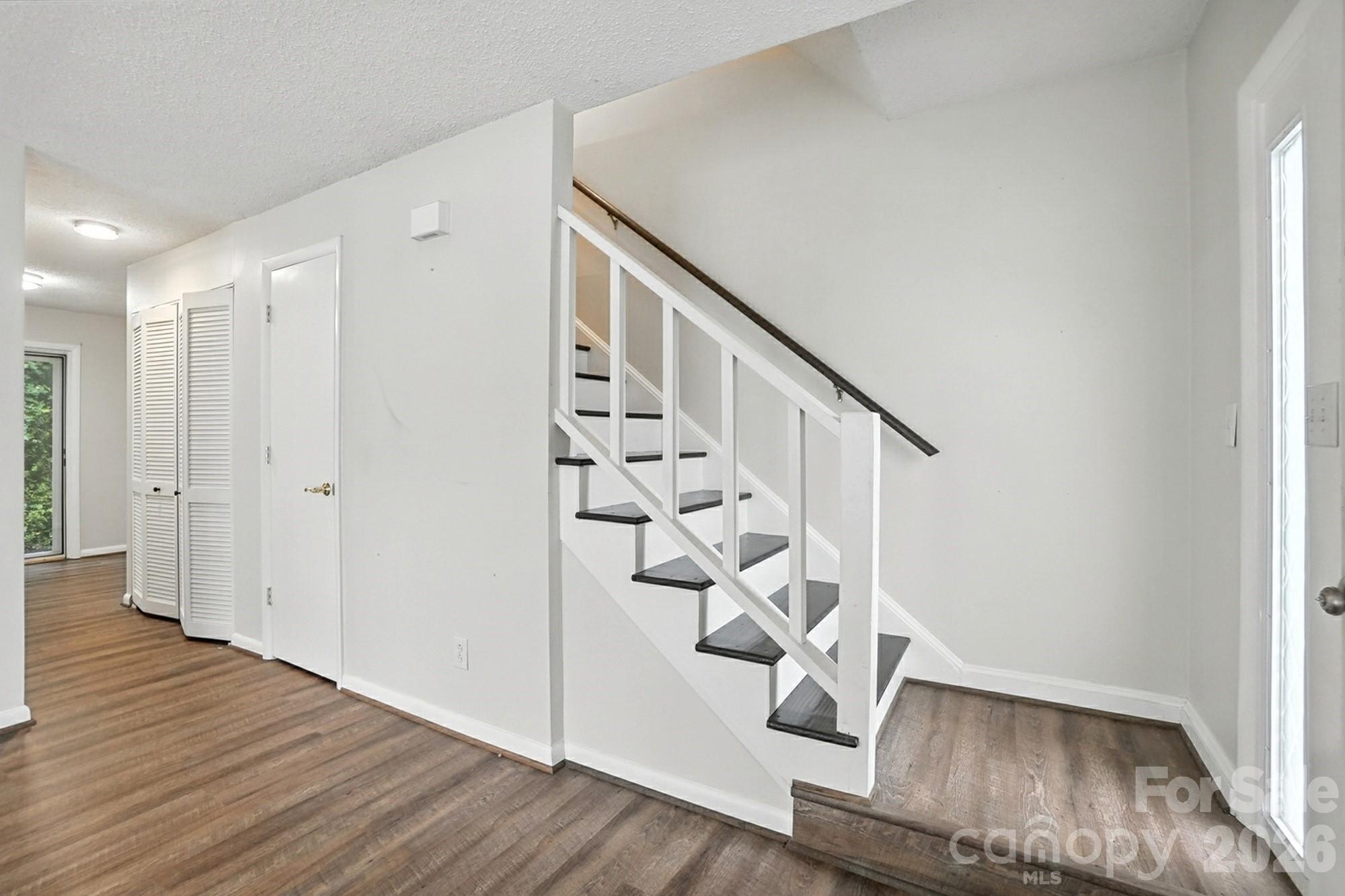 1101 Surry Lane Property Photo 22