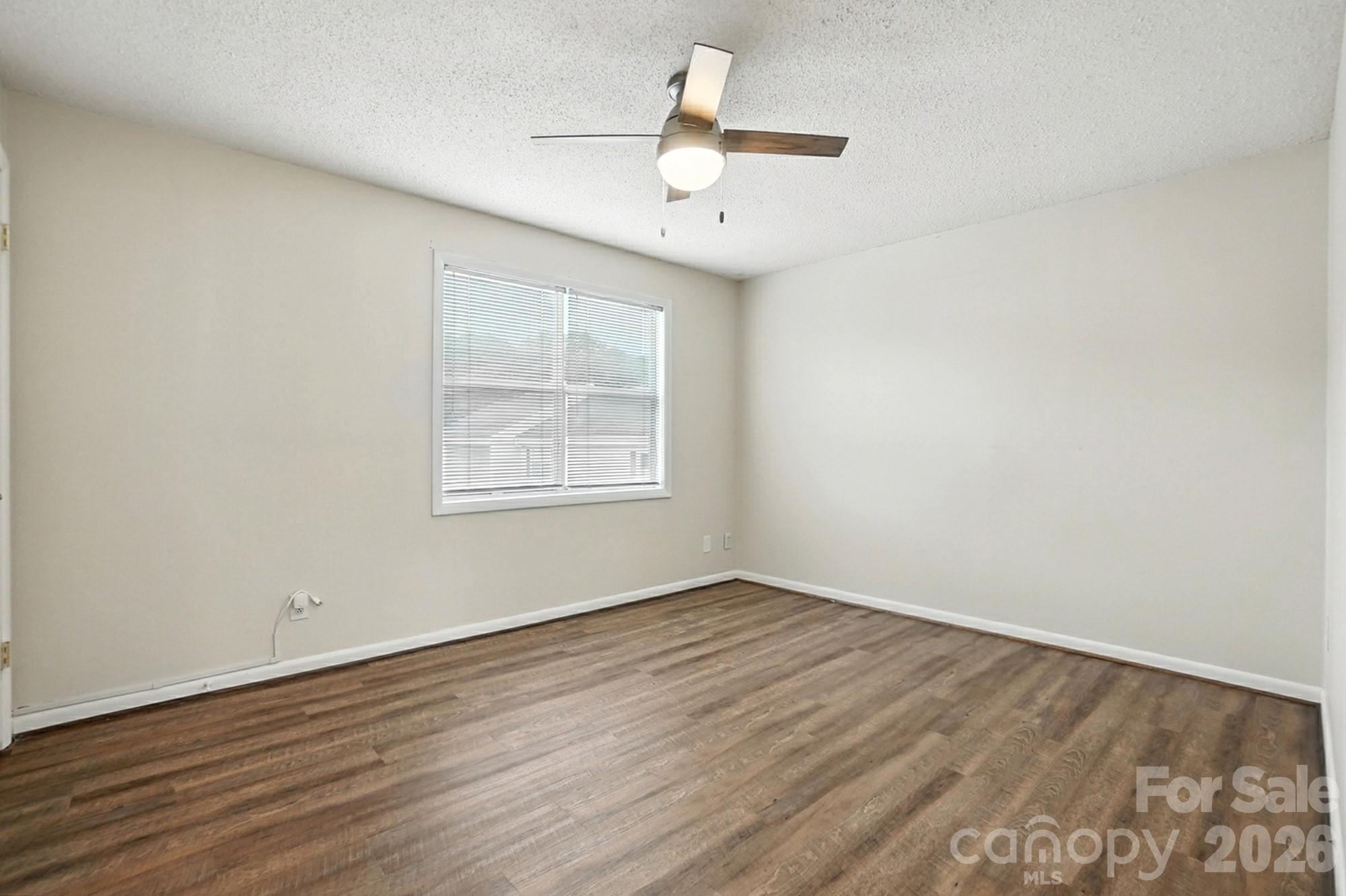 1101 Surry Lane Property Photo 26