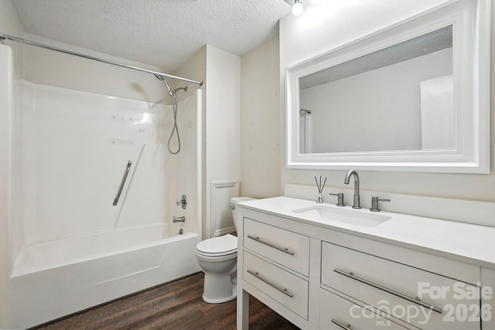 1101 Surry Lane Property Photo 32