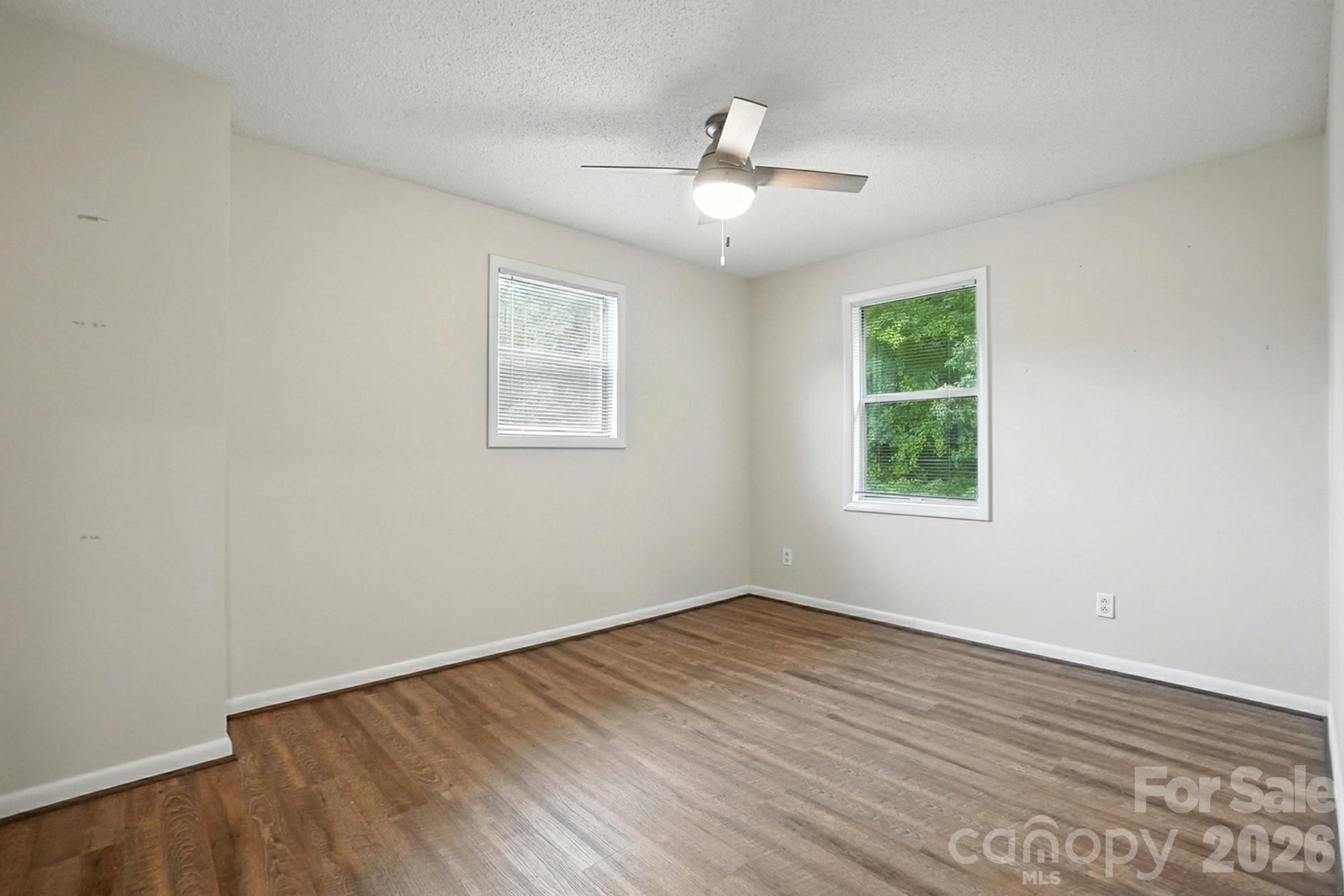 1101 Surry Lane Property Photo 33