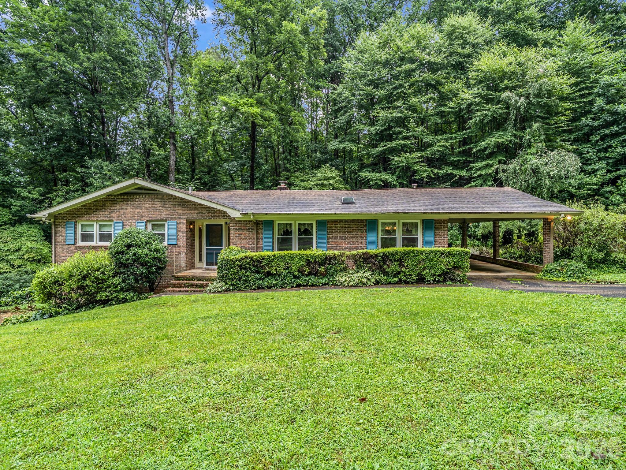 103 Maplewood Lane Property Photo 1