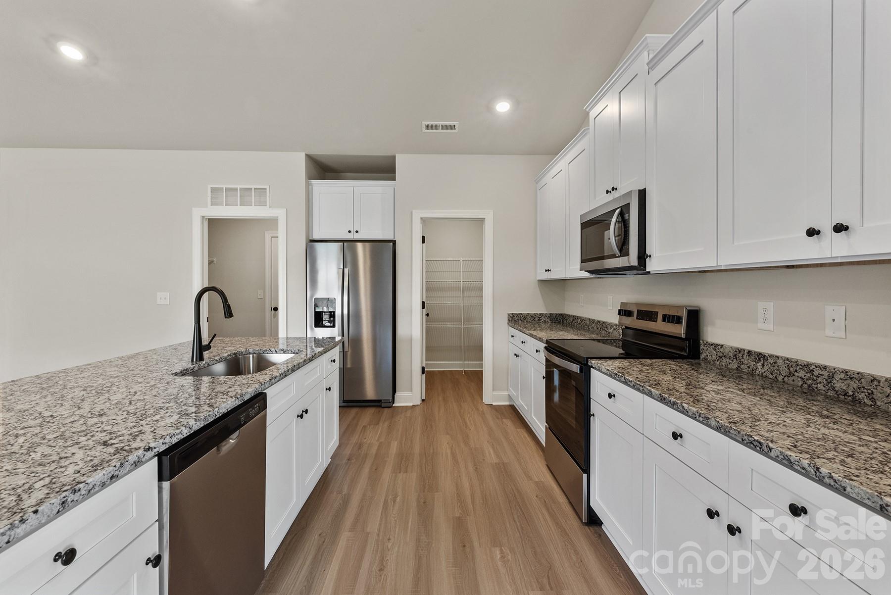 6721 Fairford Drive Property Photo 8