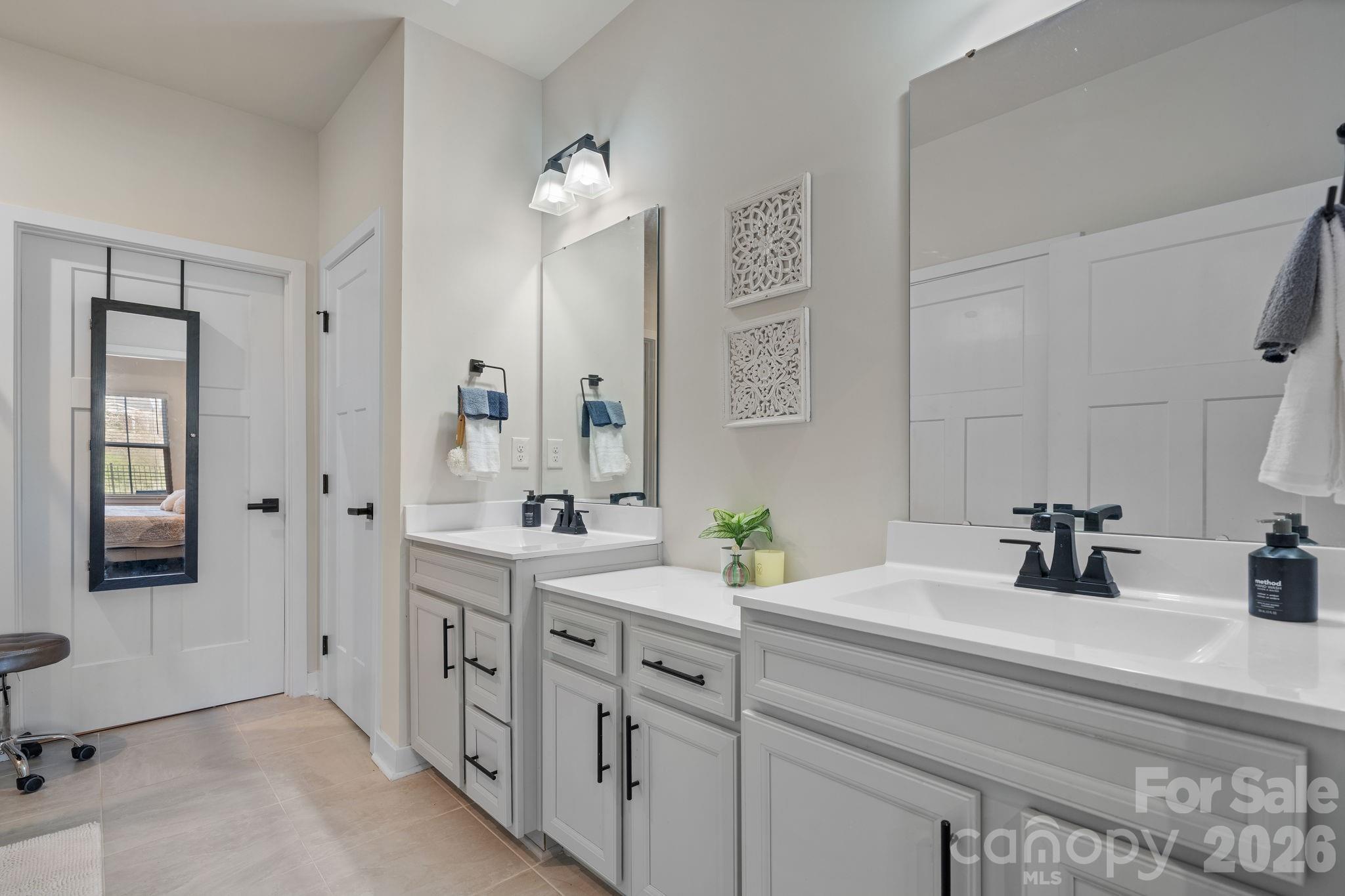 910 Prince Garrett Way Property Photo 13