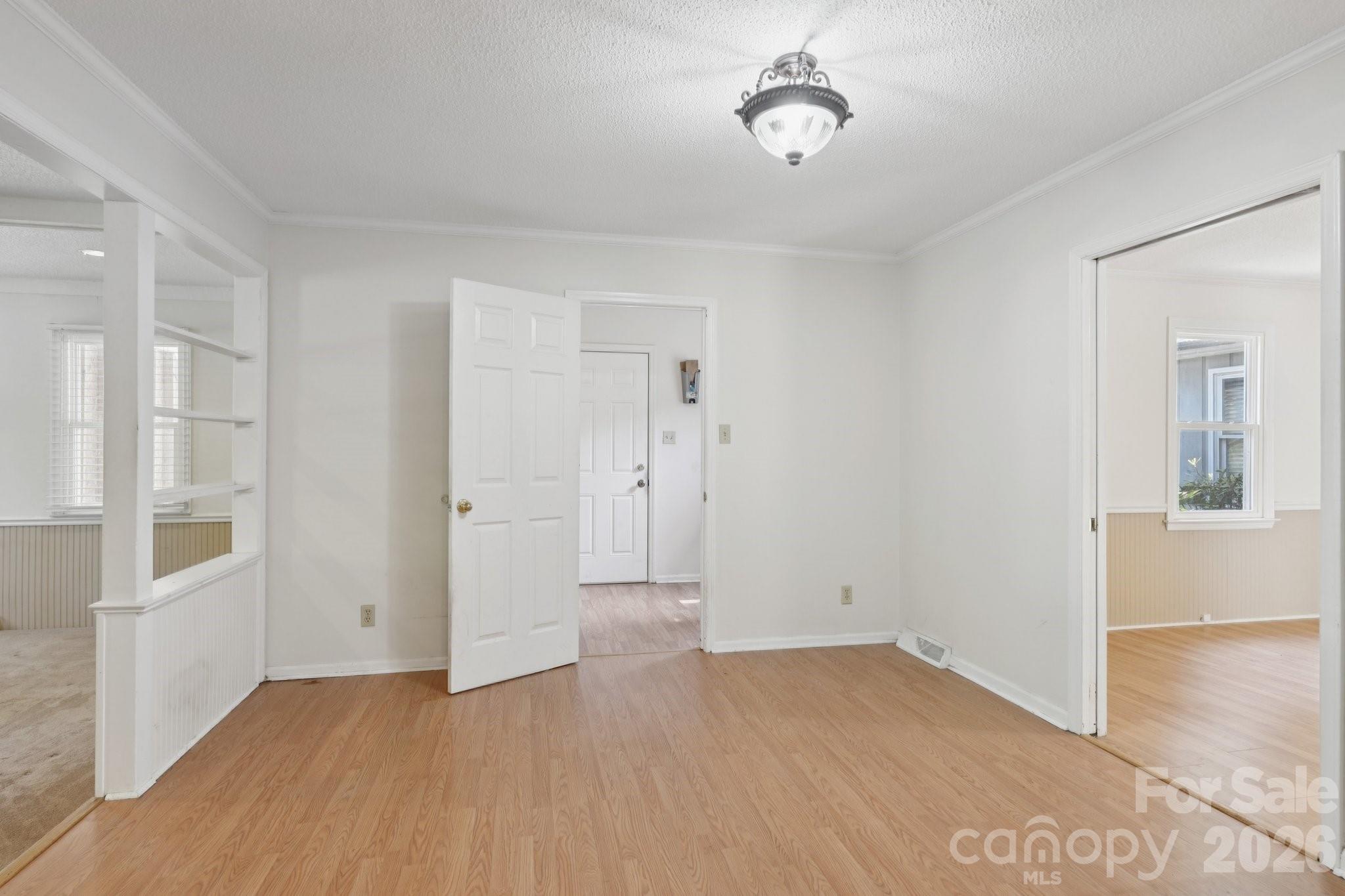 1011 Robin Lane Property Photo 16
