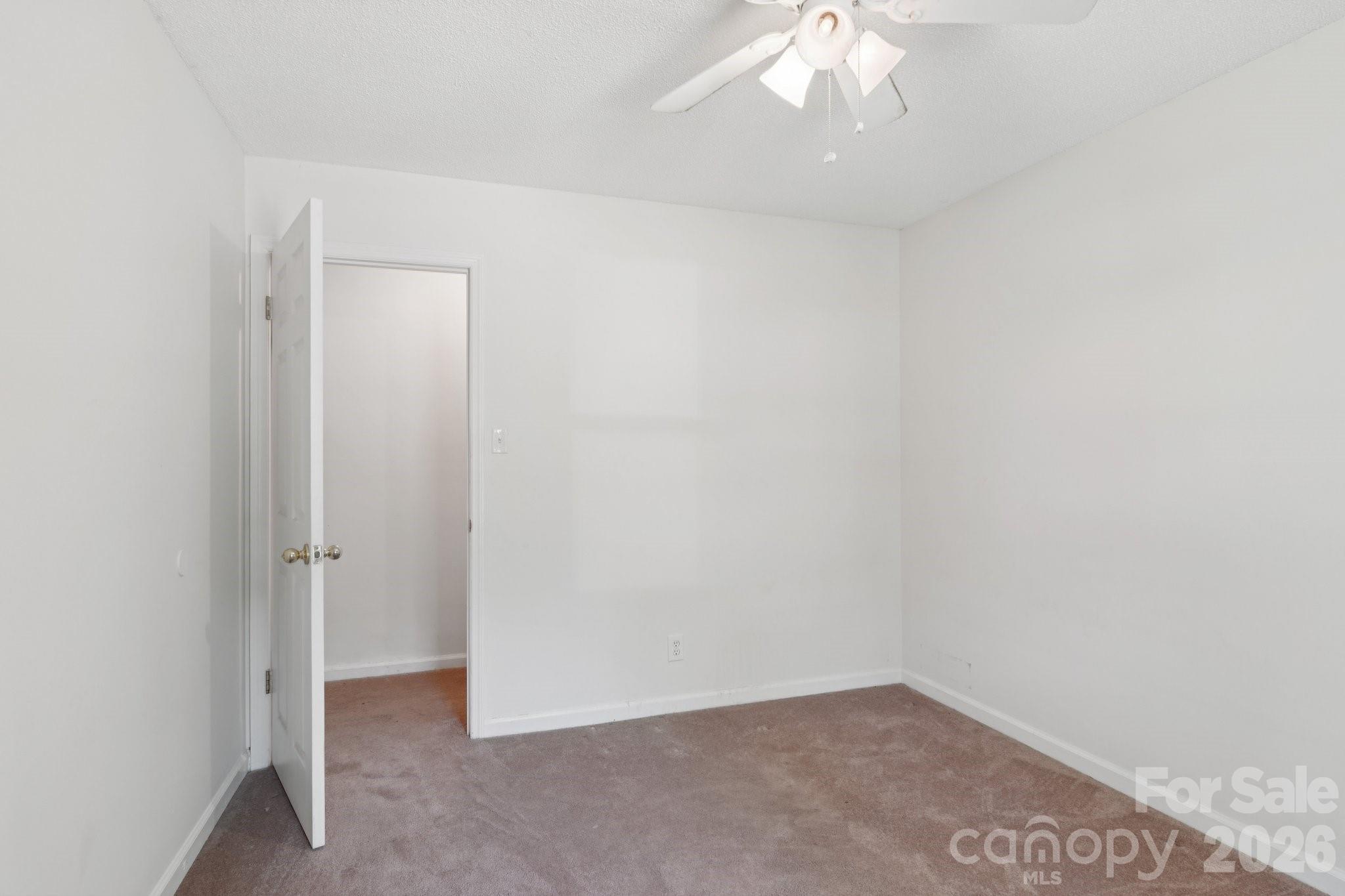 1011 Robin Lane Property Photo 32