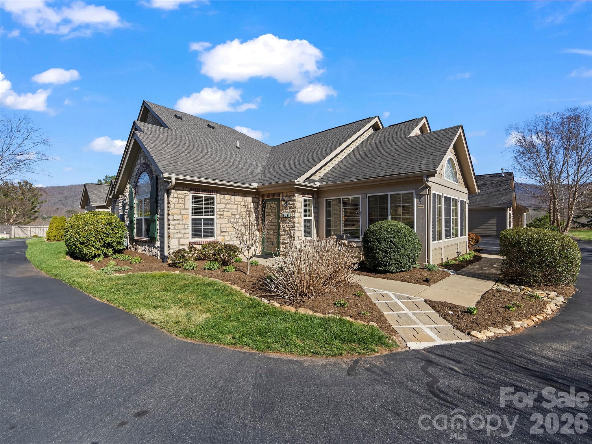 81 Outlook Circle Property Photo 1
