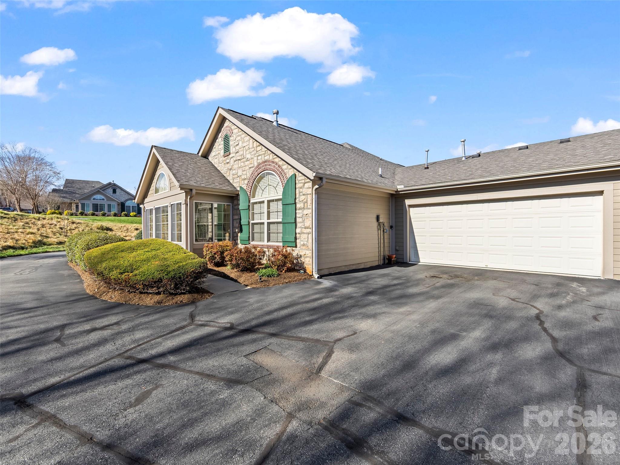 81 Outlook Circle Property Photo 2