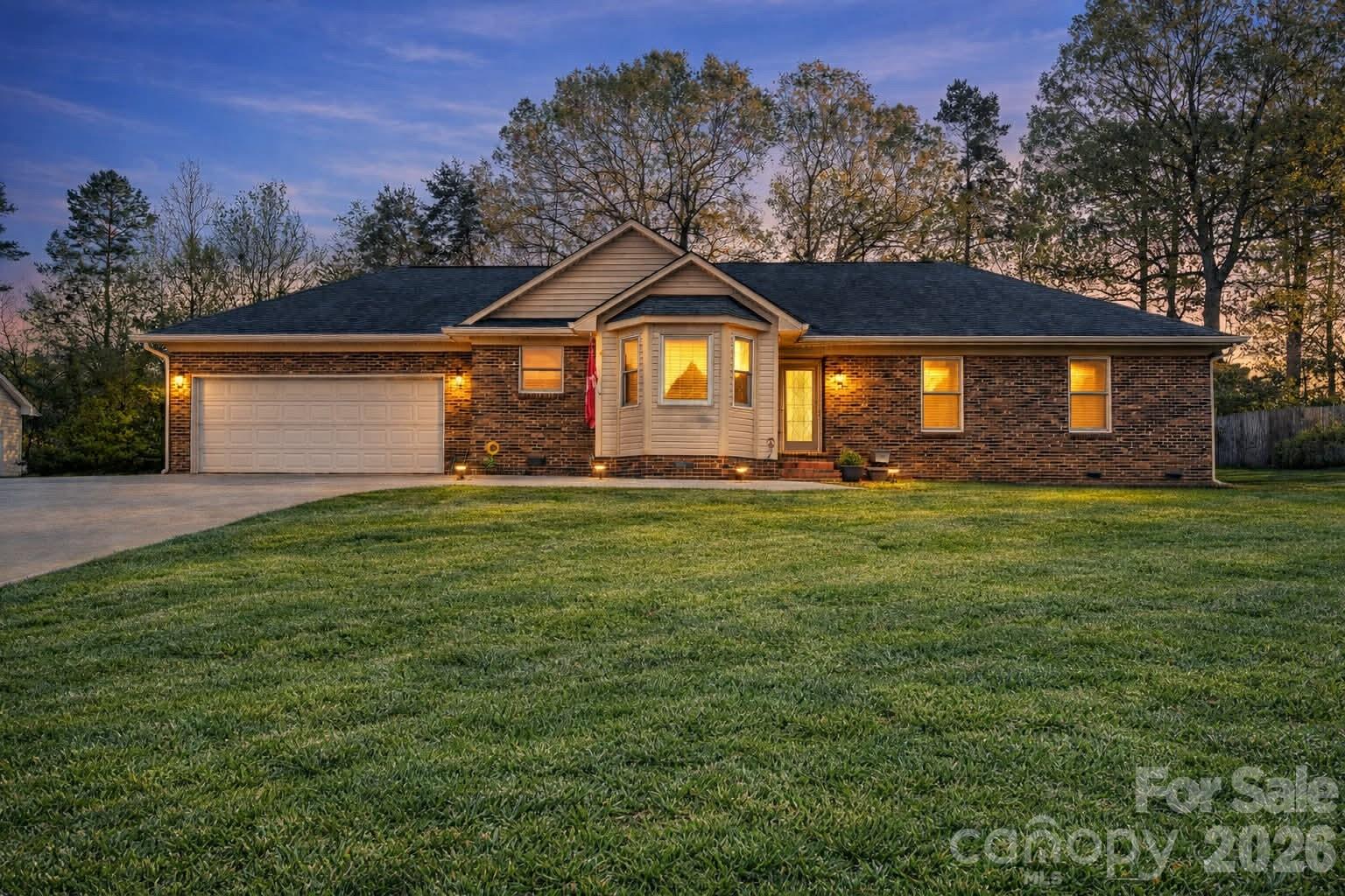 7004 Forest Hills Drive Property Photo 1