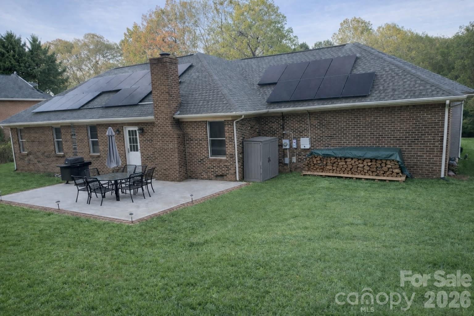 7004 Forest Hills Drive Property Photo 3