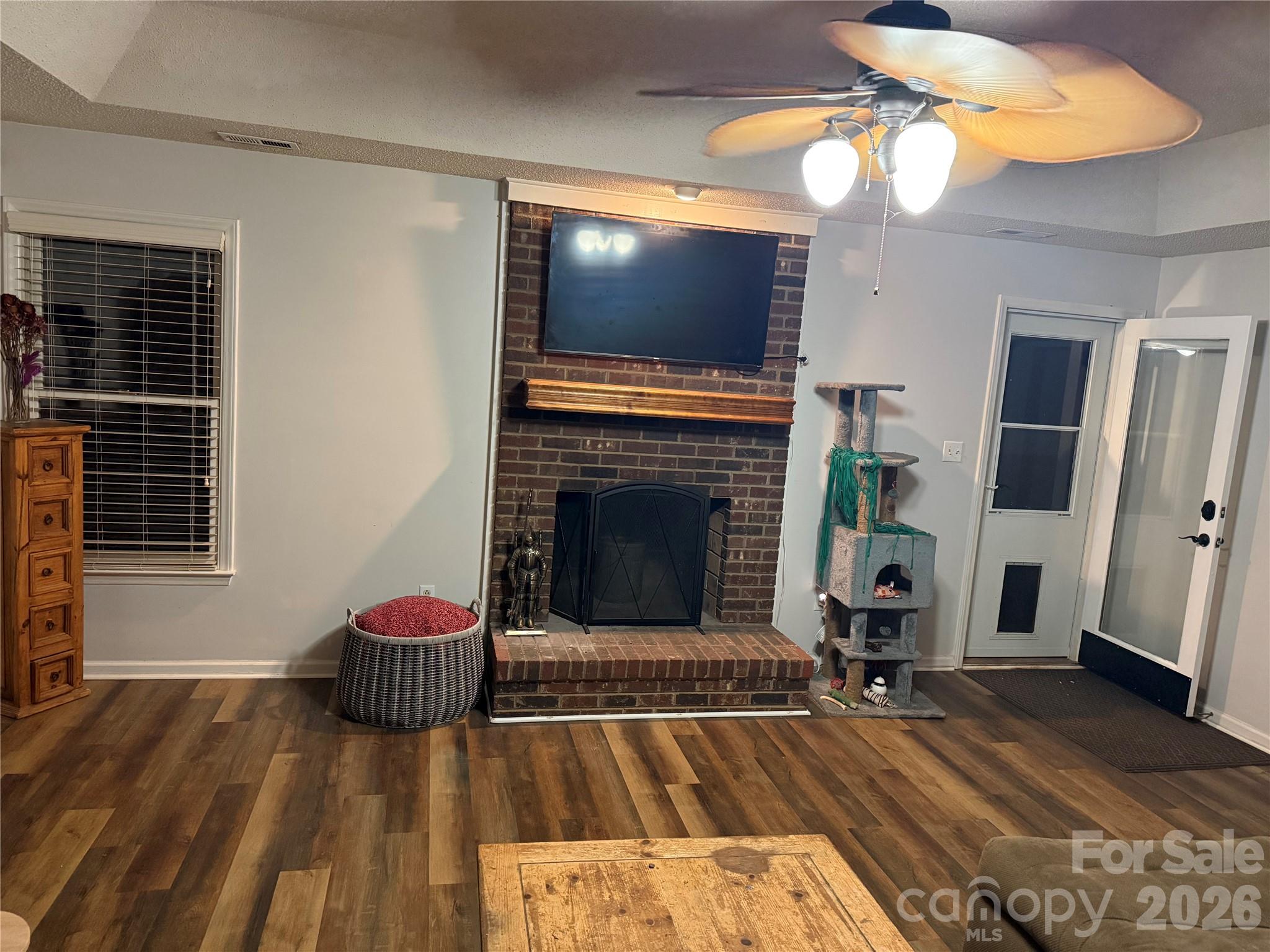 7004 Forest Hills Drive Property Photo 6