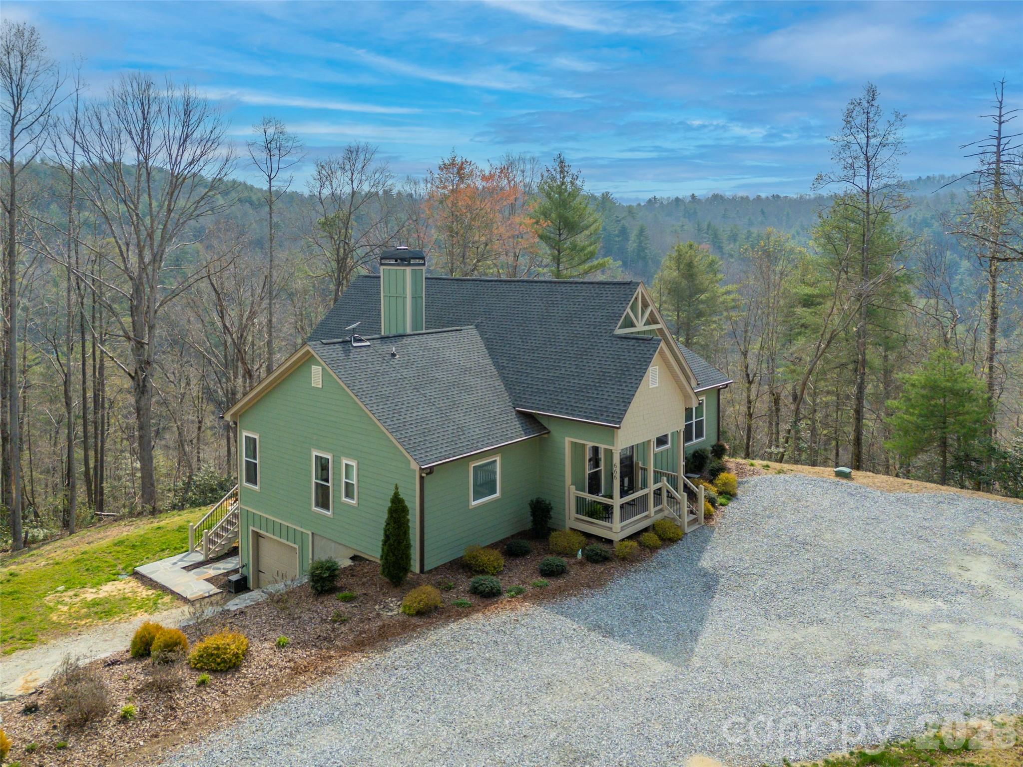 666 Never Blue Road Property Photo 2