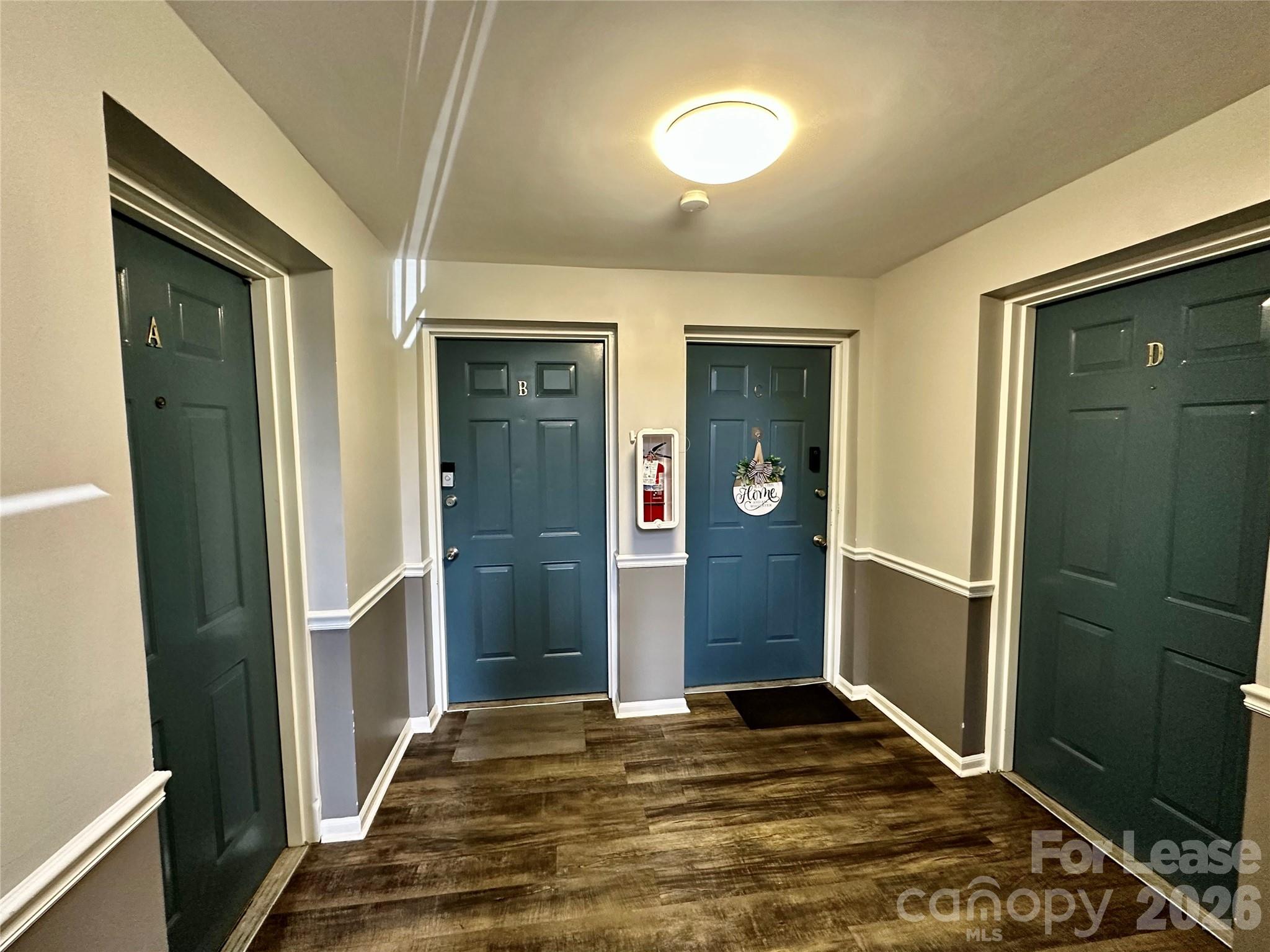 1645 Arlyn Circle Property Photo 3