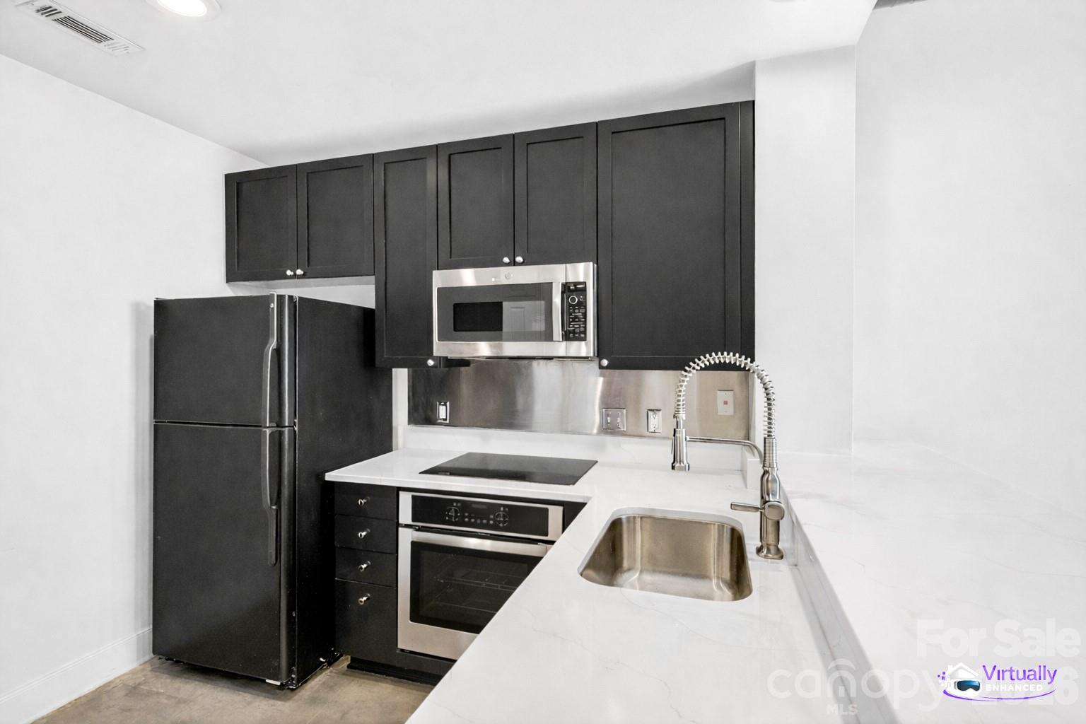 710 W Trade Street 505 Property Photo 8