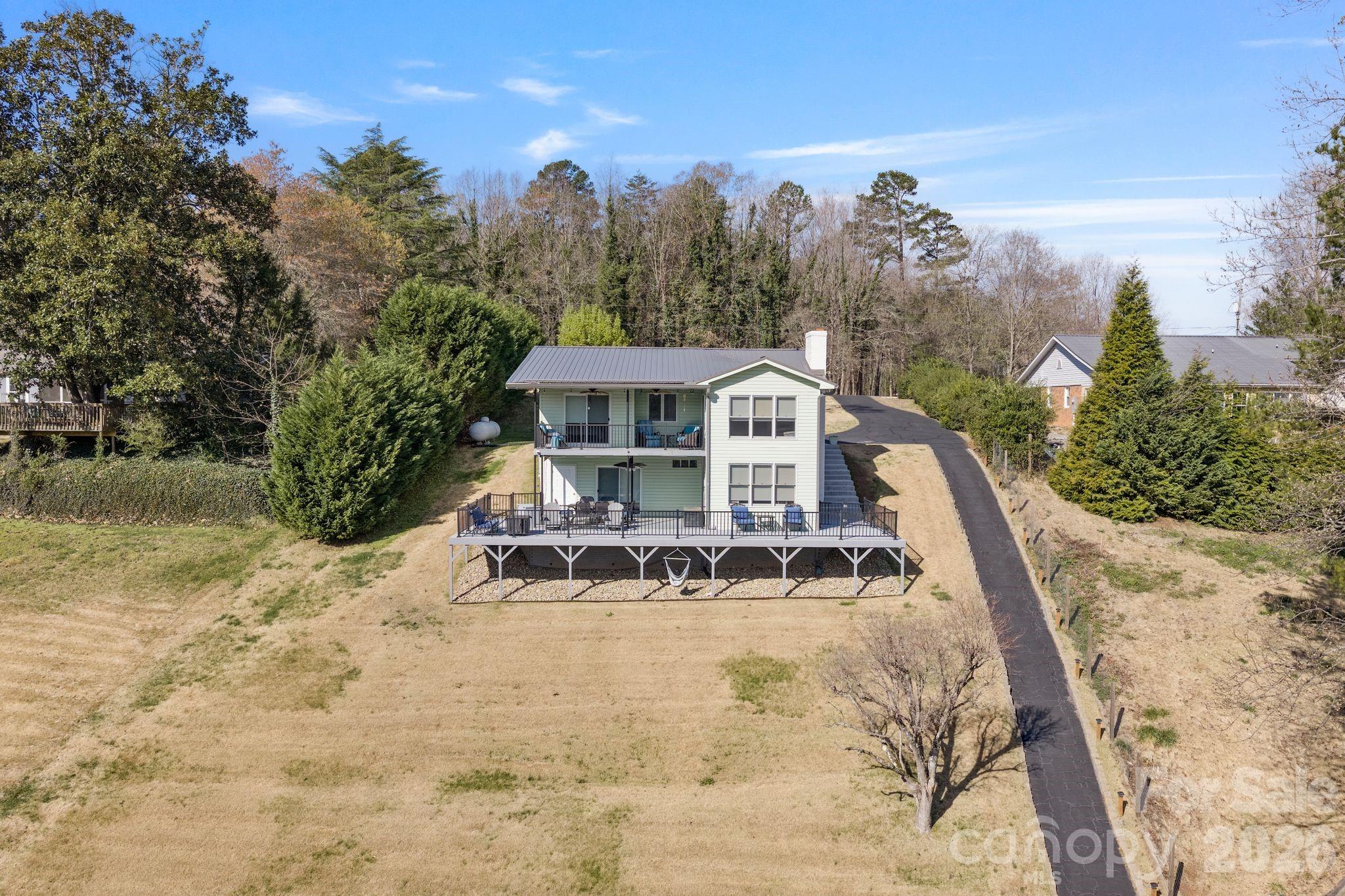 6234 Ruffin Lane Property Photo 3
