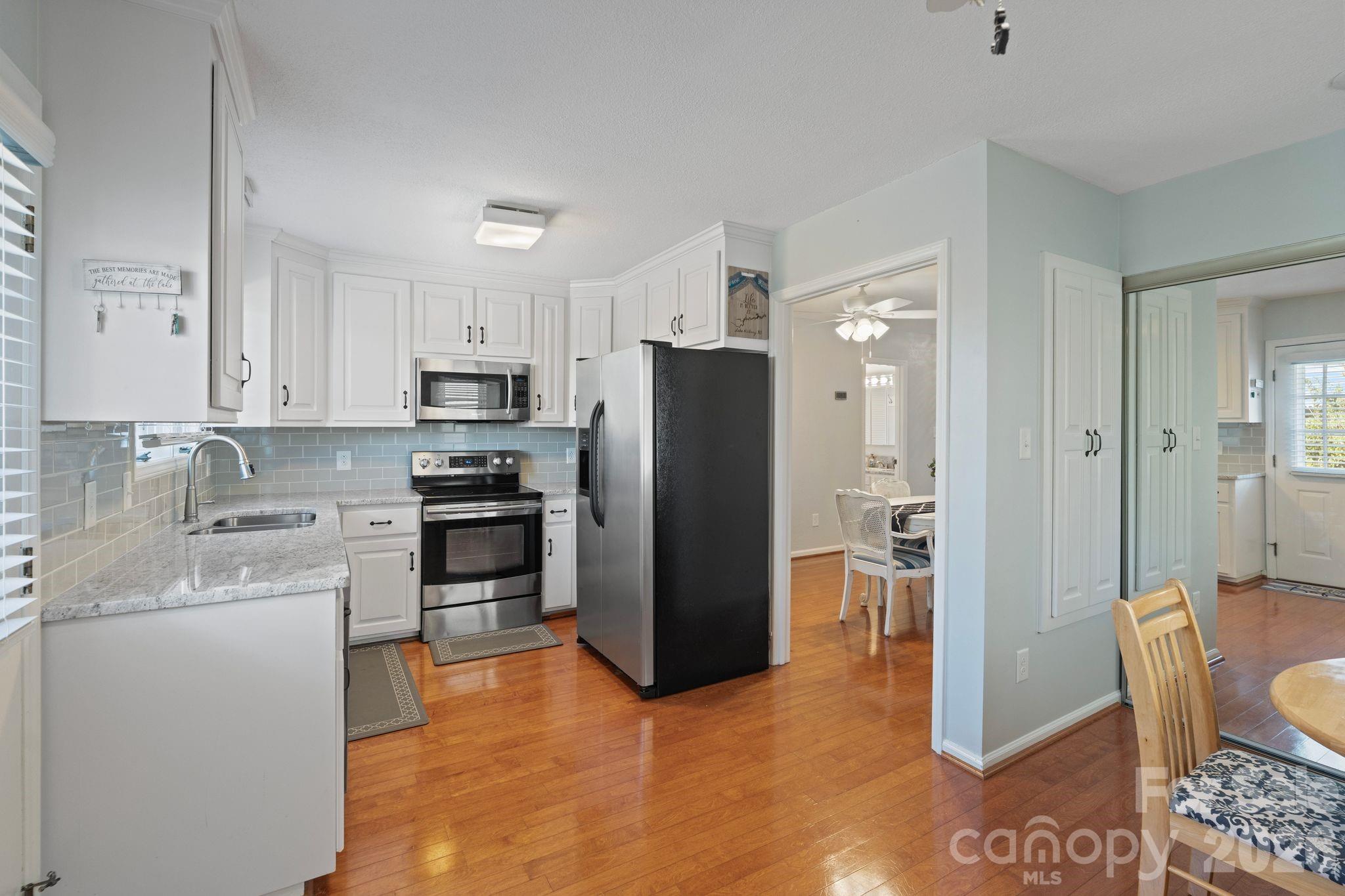 6234 Ruffin Lane Property Photo 7