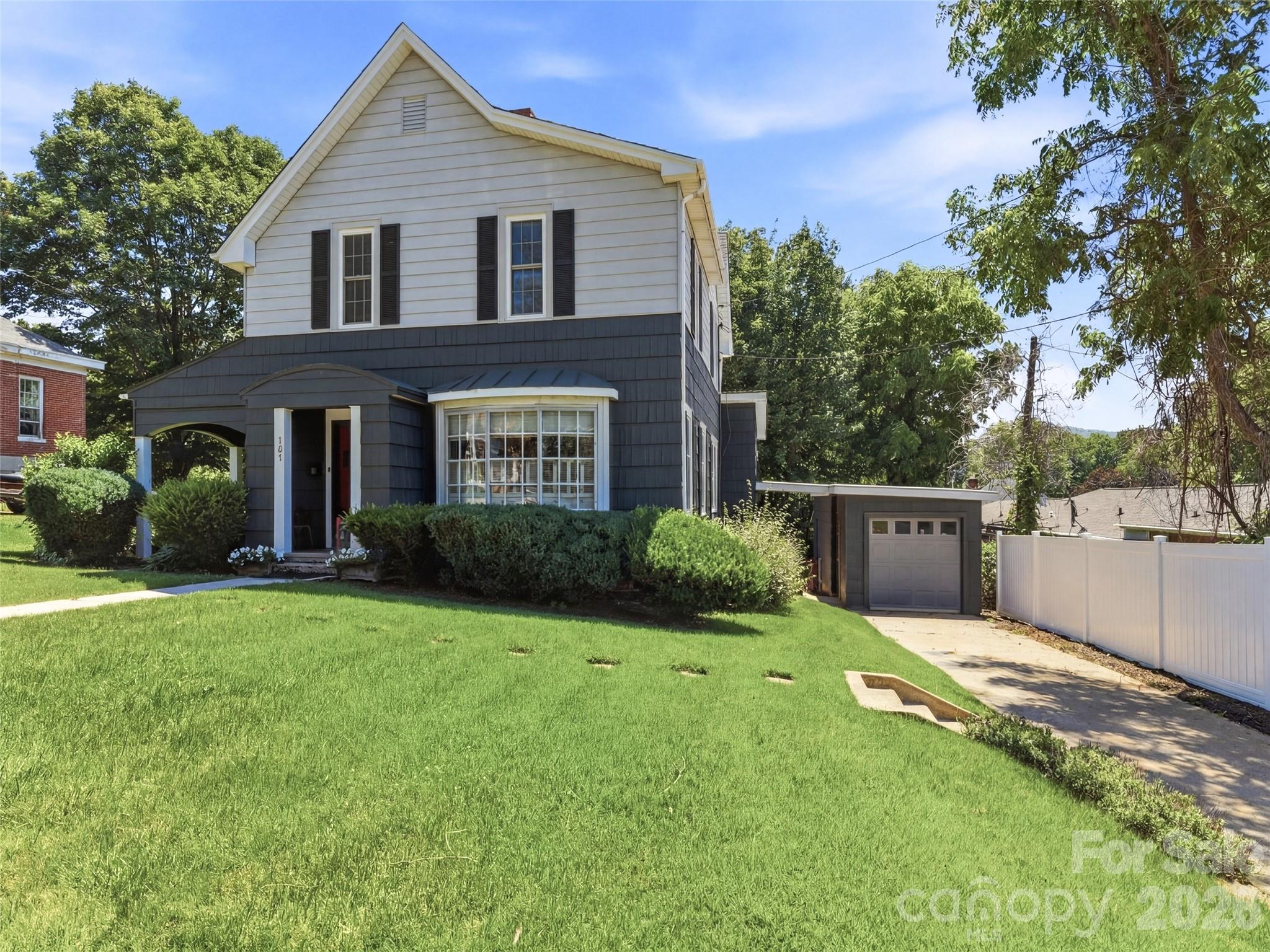 151 Hampton Heights Property Photo 1