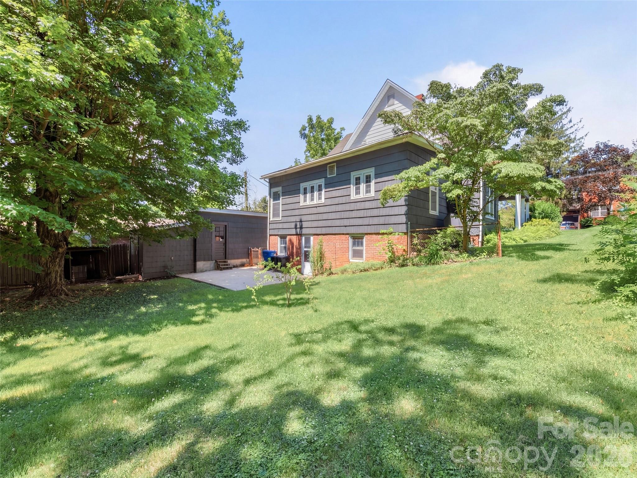 151 Hampton Heights Property Photo 6
