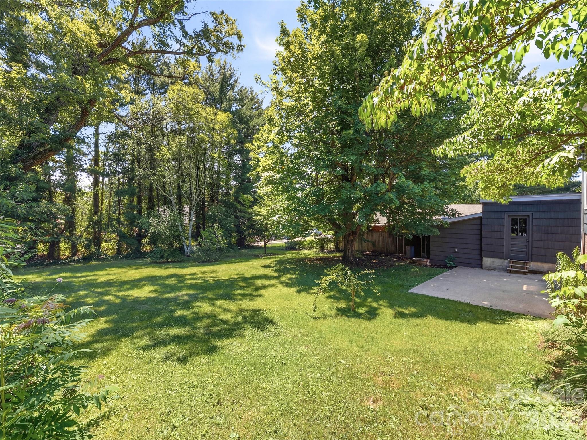 151 Hampton Heights Property Photo 8