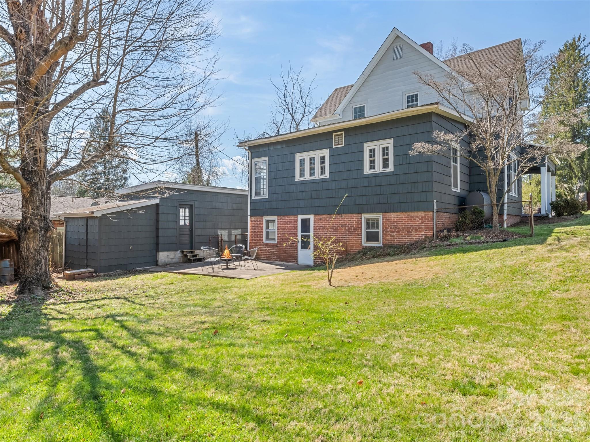 151 Hampton Heights Property Photo 11