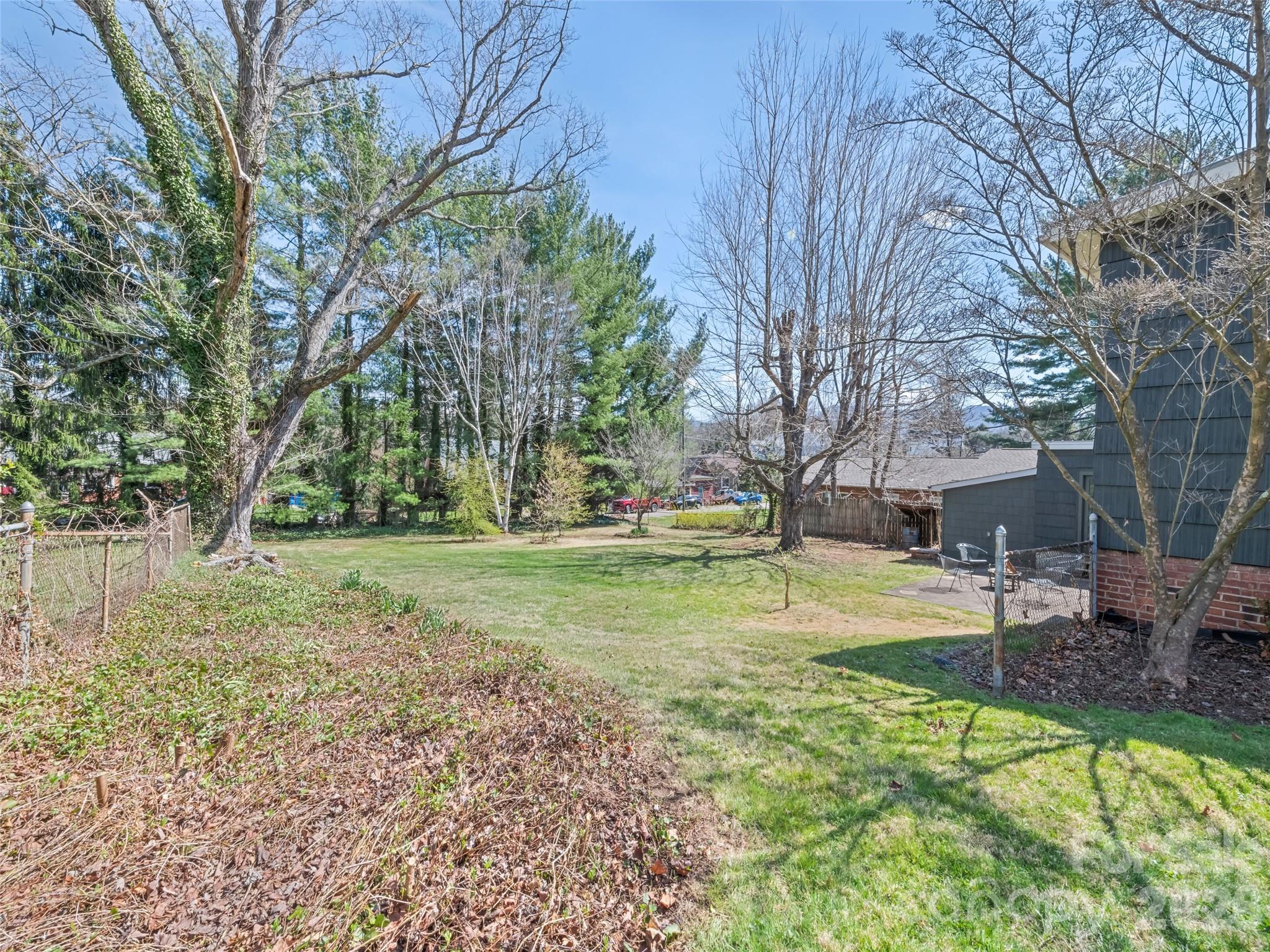 151 Hampton Heights Property Photo 13