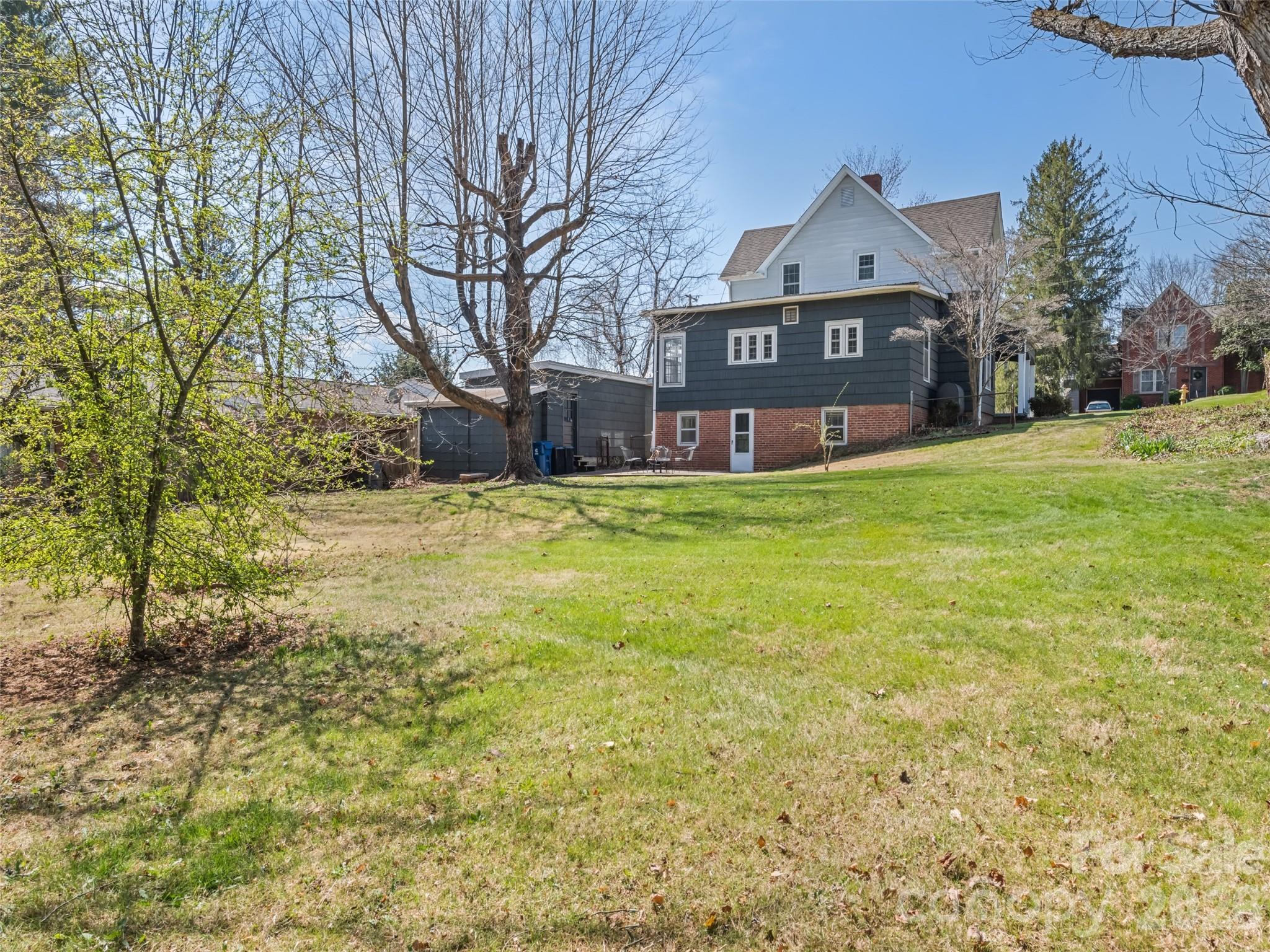 151 Hampton Heights Property Photo 16