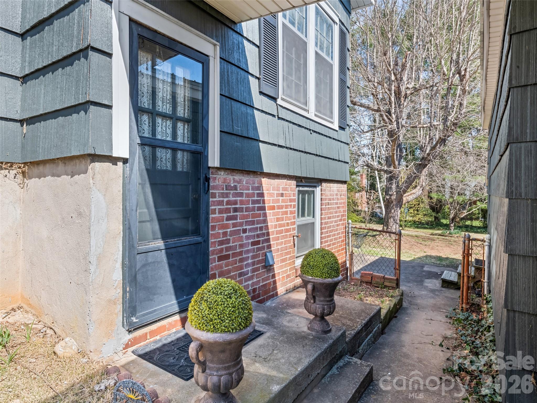 151 Hampton Heights Property Photo 17