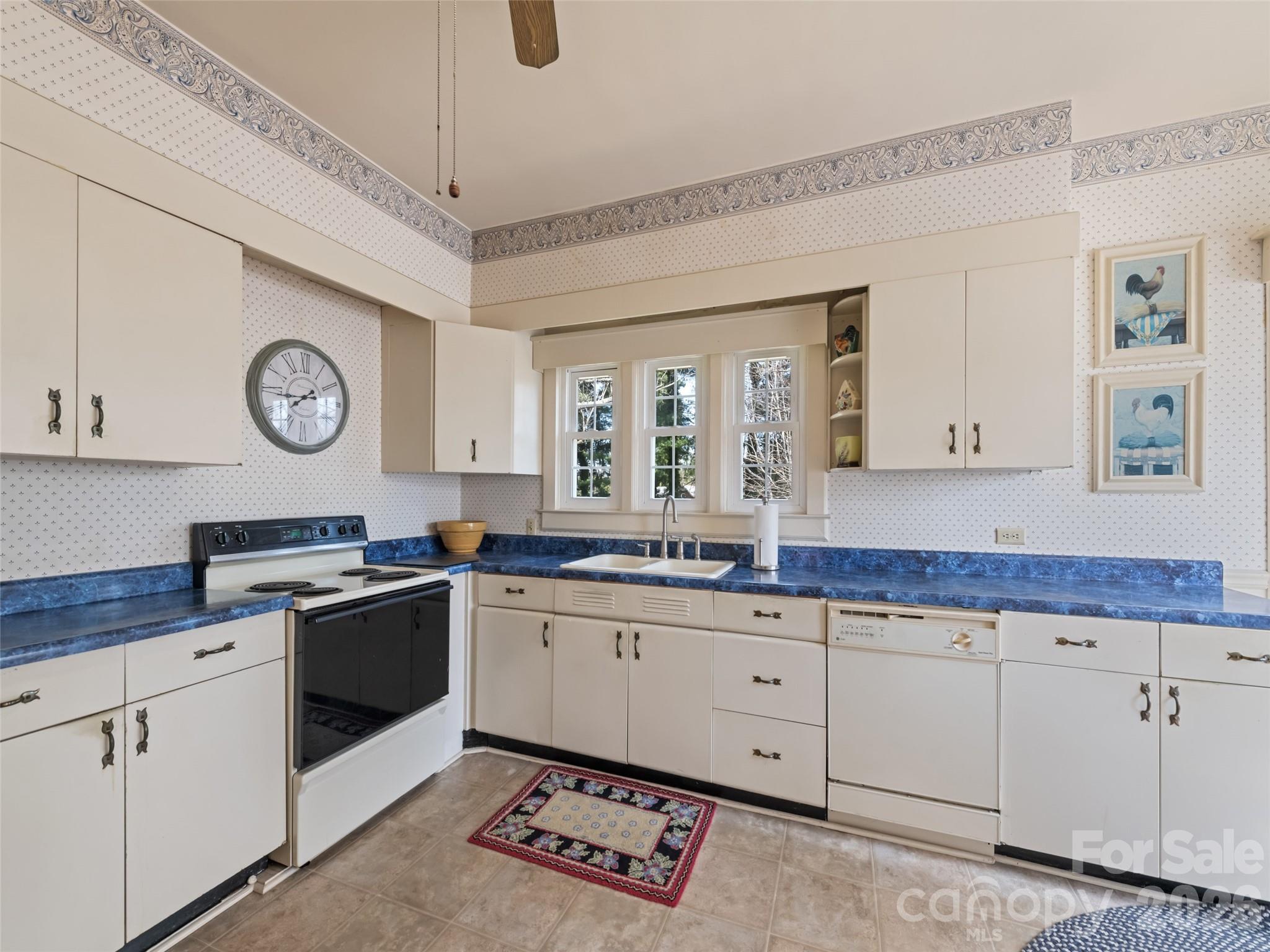 151 Hampton Heights Property Photo 24