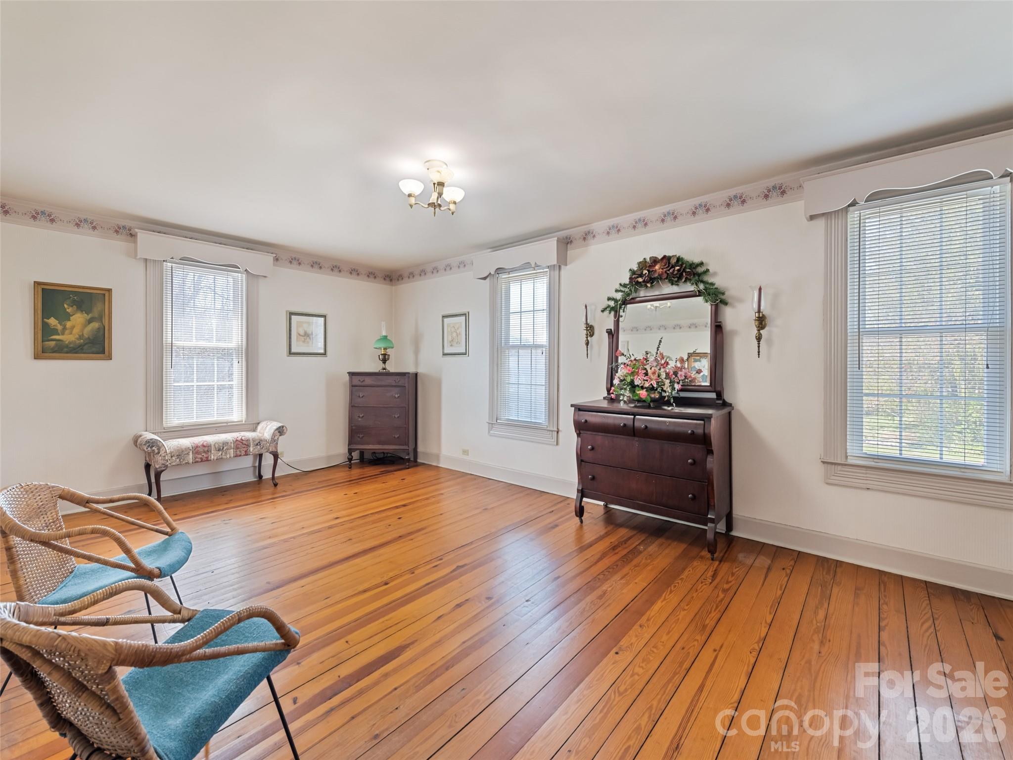 151 Hampton Heights Property Photo 34