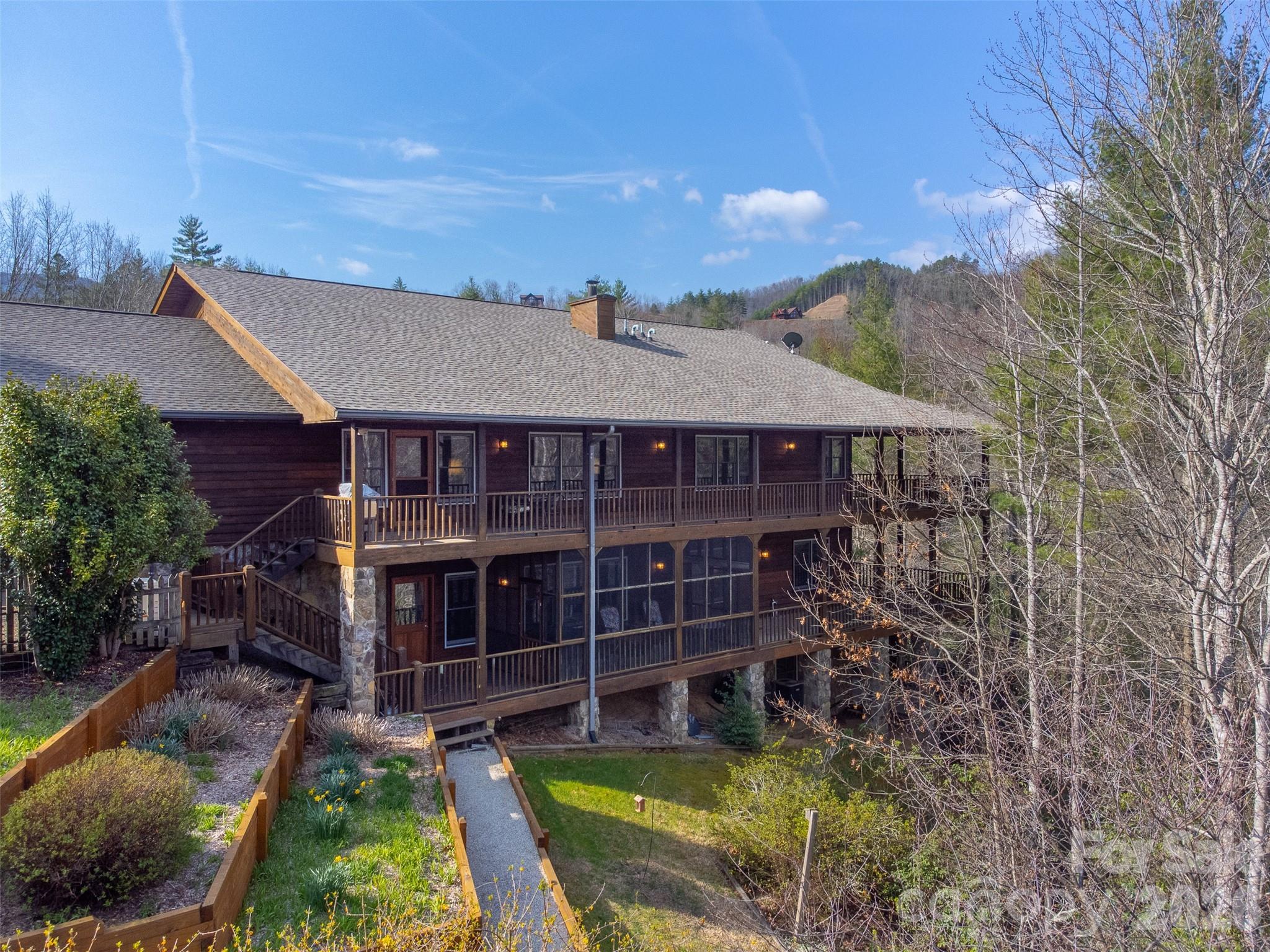 750 Double Springs Drive Property Photo 2