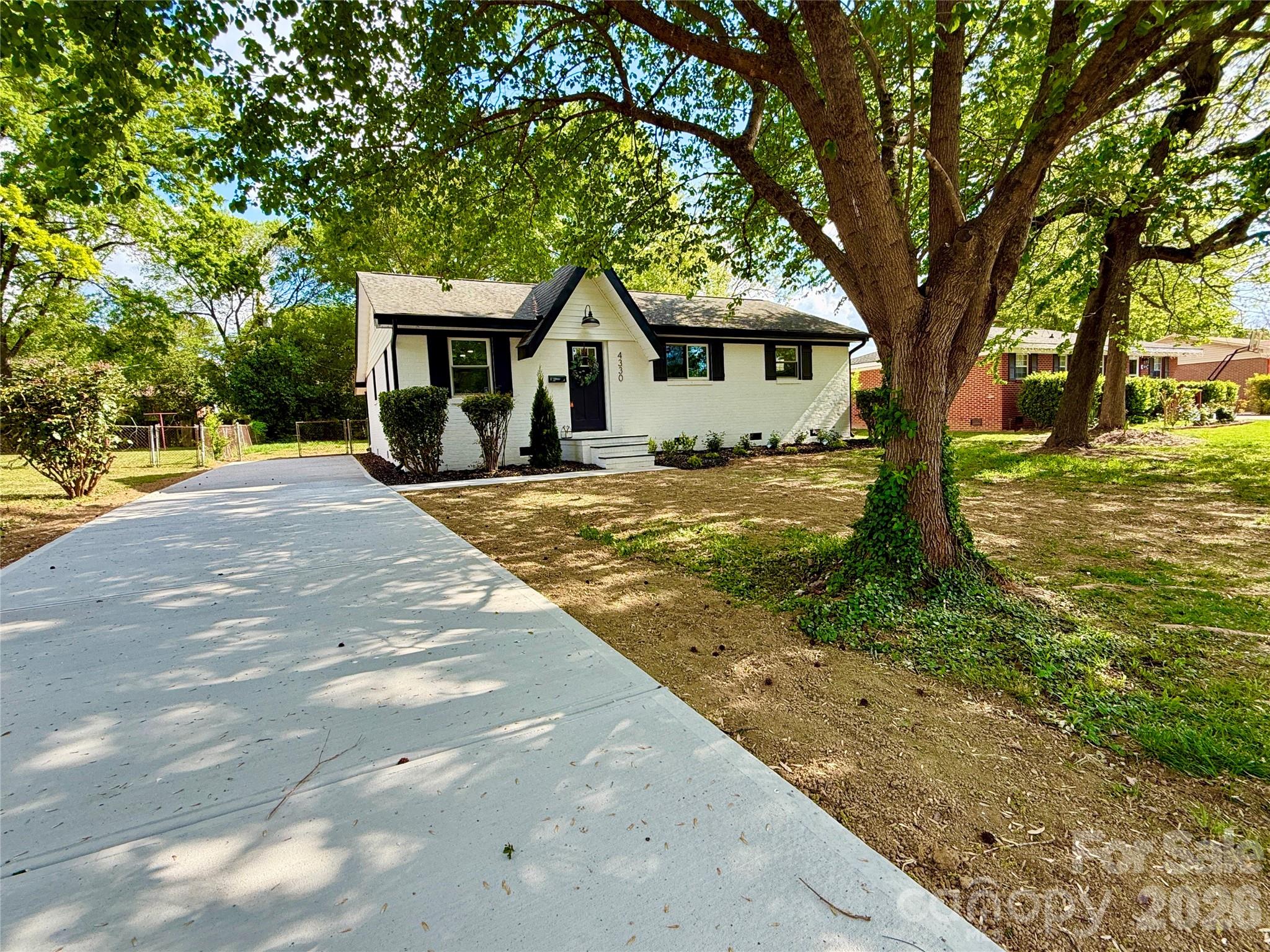 4330 Colebrook Road Property Photo 2