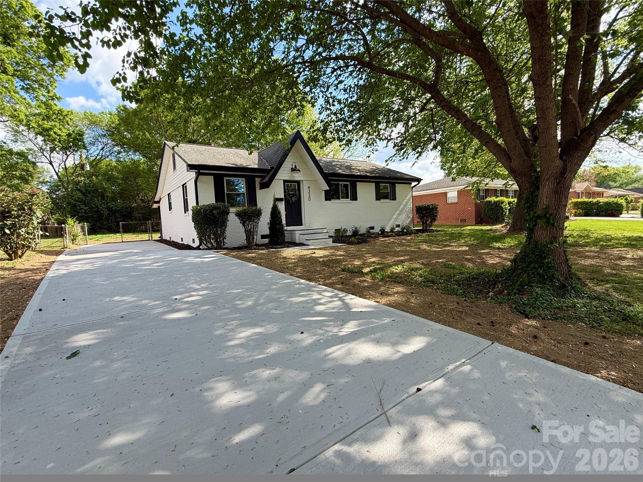 4330 Colebrook Road Property Photo 28