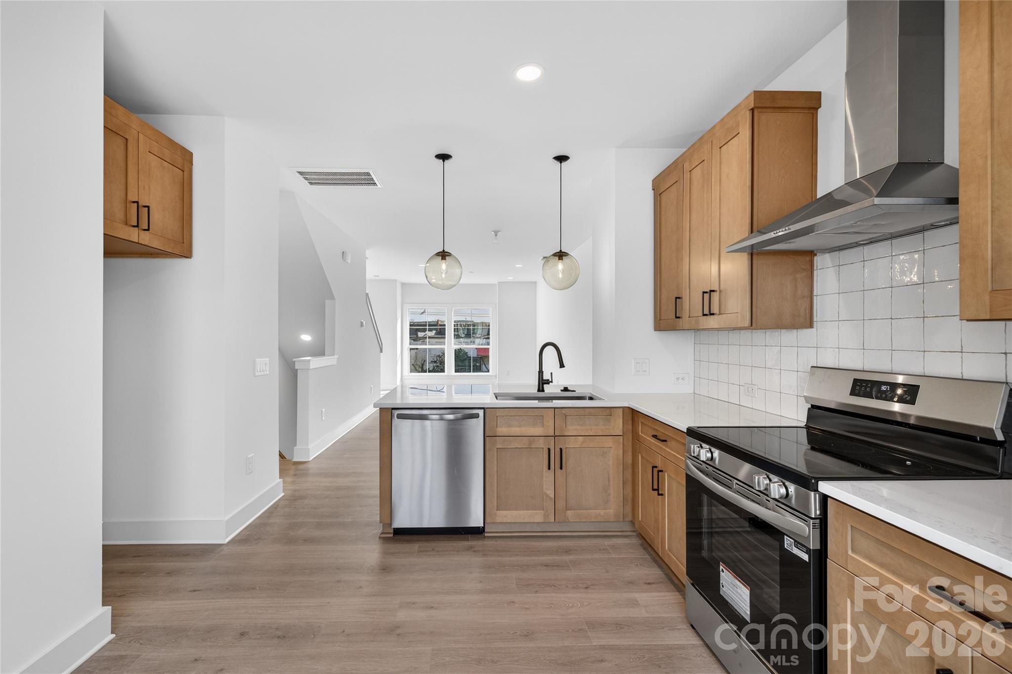 3002 Casting Street 24 Property Photo 6