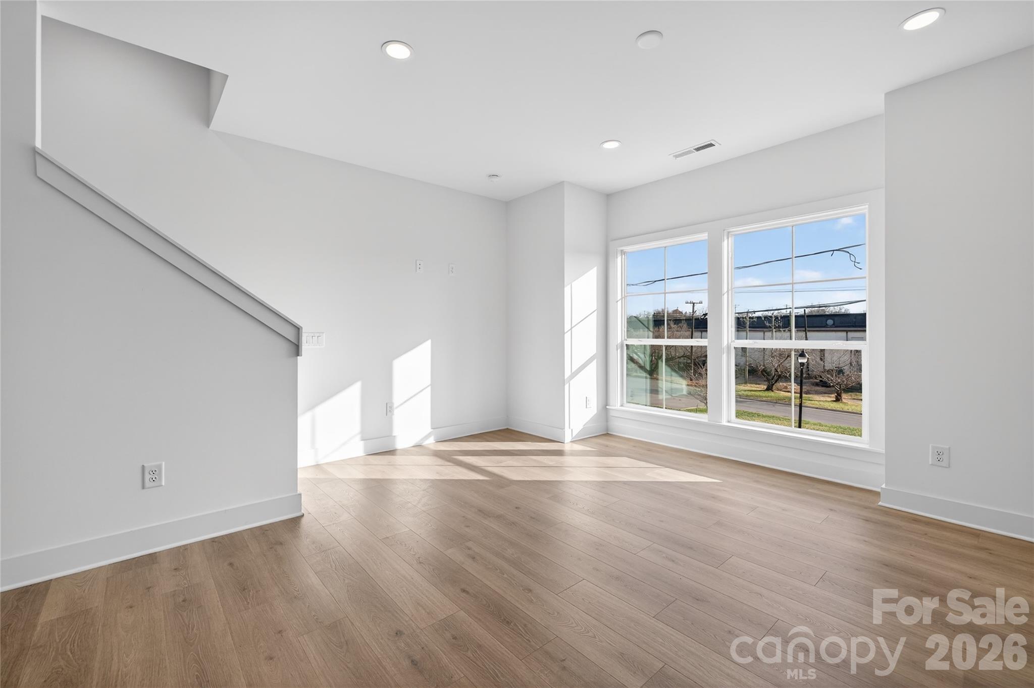 3002 Casting Street 24 Property Photo 8